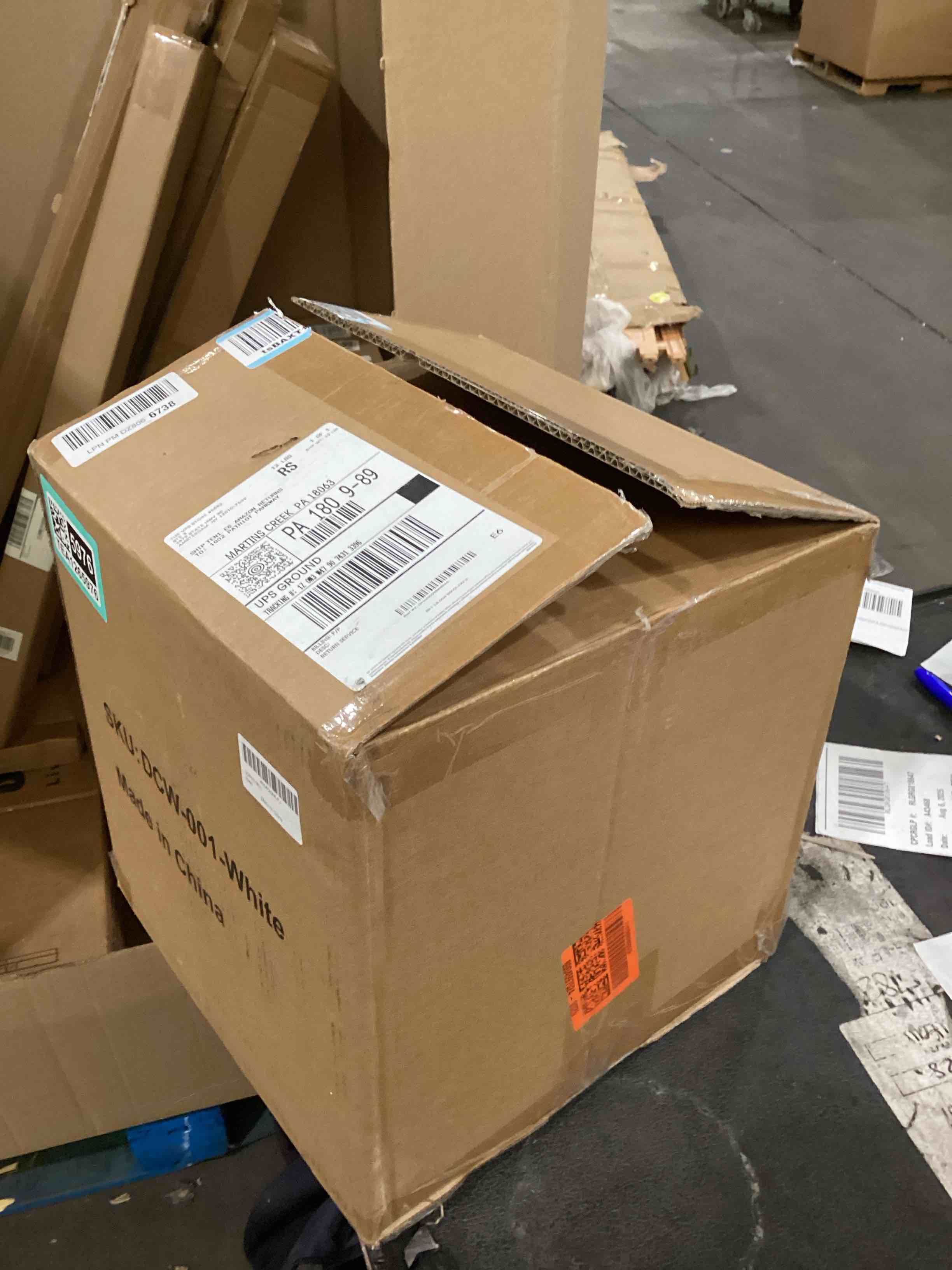 https://s3.amazonaws.com/lotting-images-prod/bidfta/TEA1265976_1756422180679.jpeg