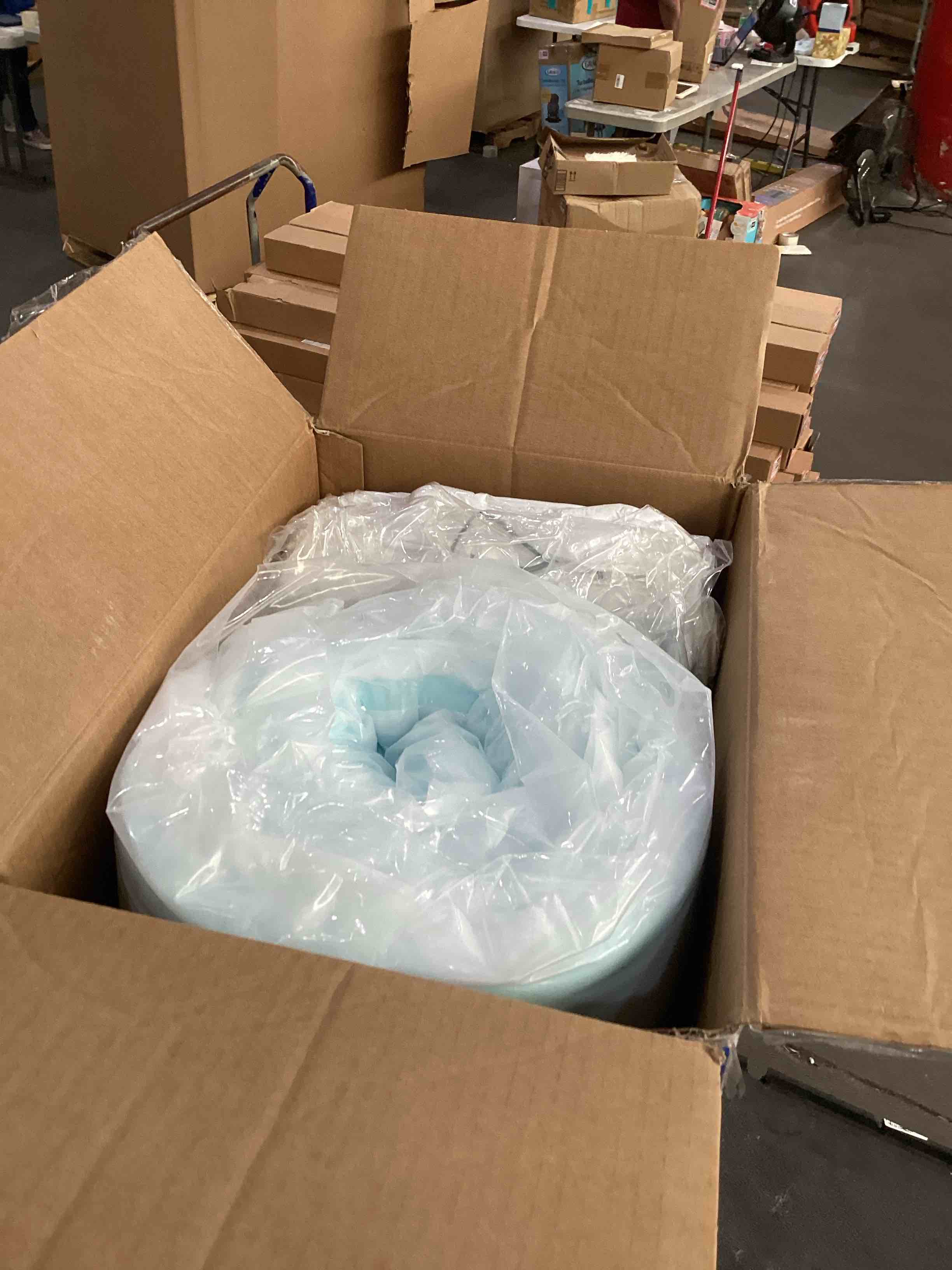 https://s3.amazonaws.com/lotting-images-prod/bidfta/TEA1266013_1756496478793.jpeg