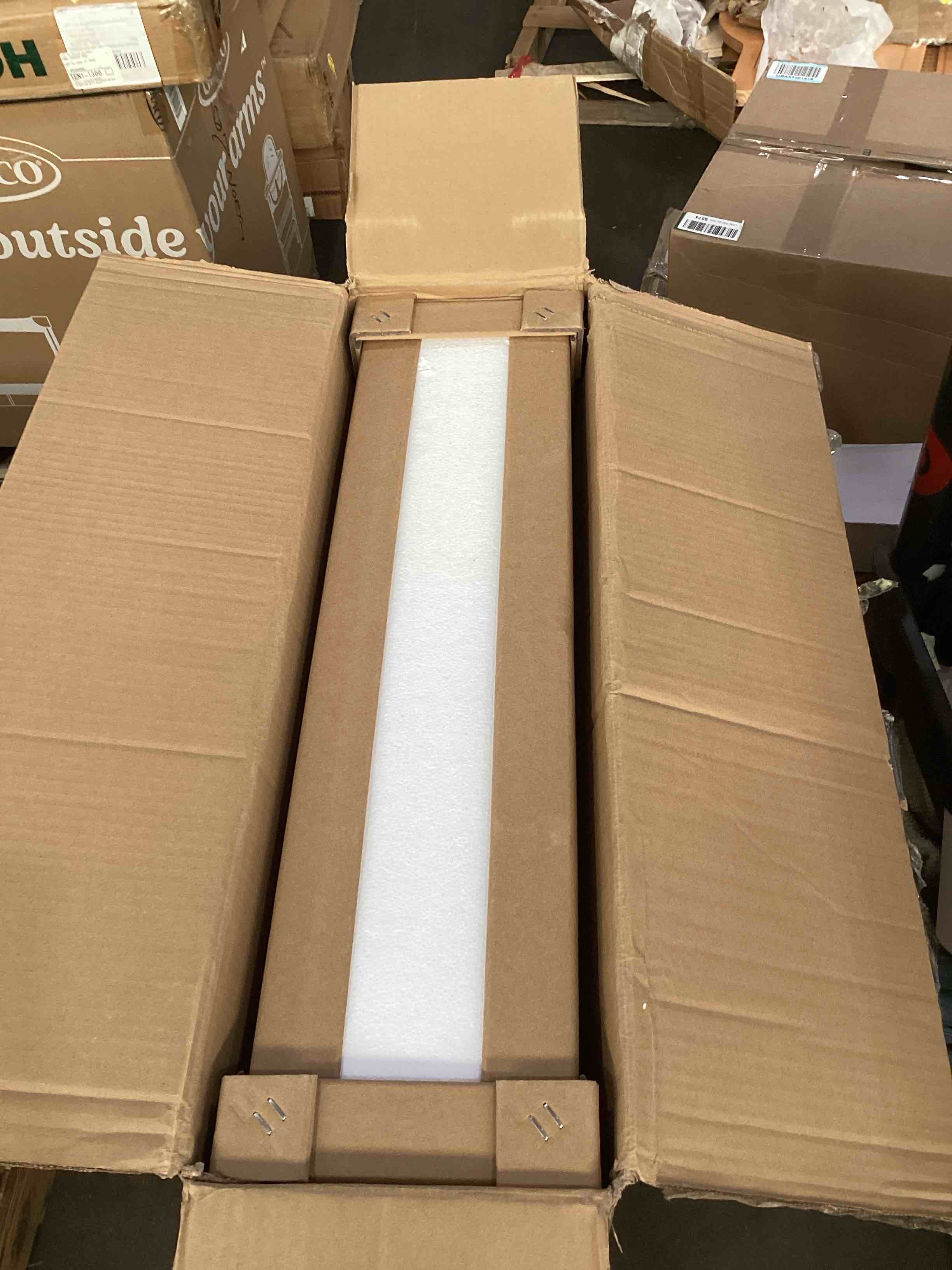 https://s3.amazonaws.com/lotting-images-prod/bidfta/TEA1266019_1756500162331.jpeg