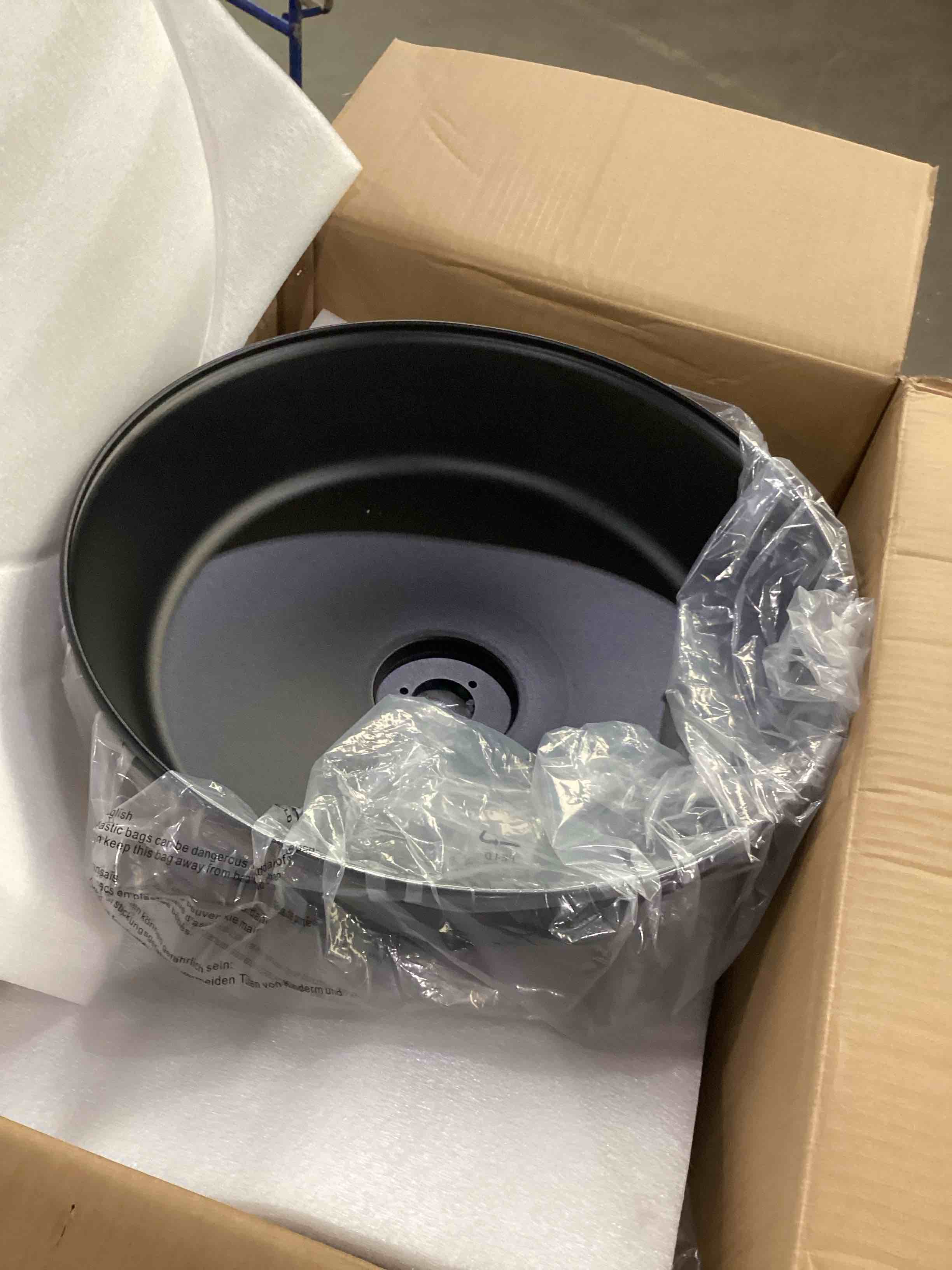https://s3.amazonaws.com/lotting-images-prod/bidfta/TEA1266042_1756505769428.jpeg