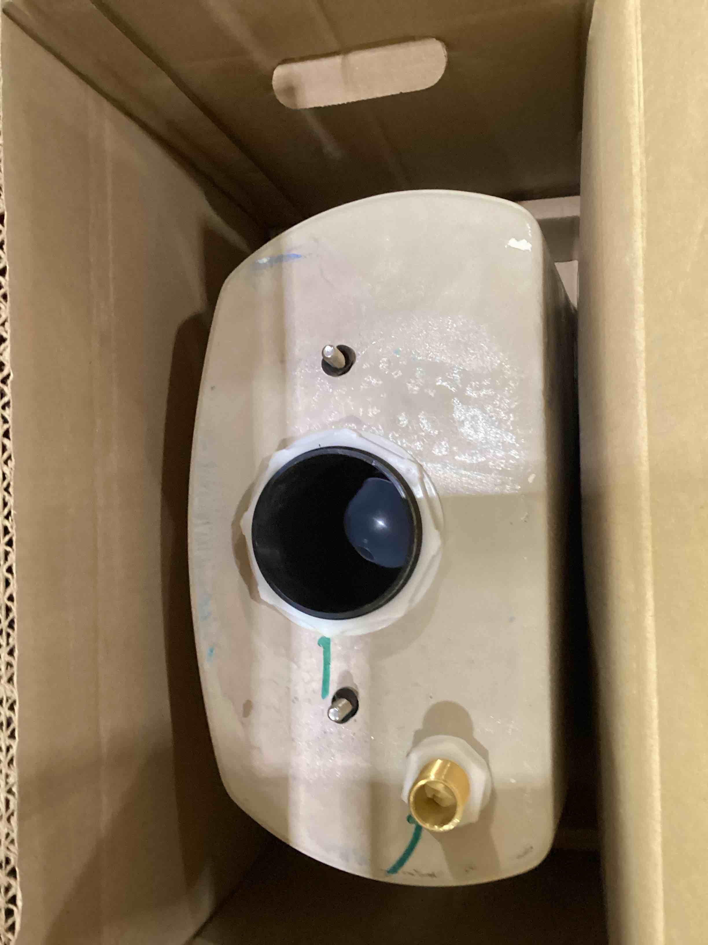 https://s3.amazonaws.com/lotting-images-prod/bidfta/TEA1273318_1753121970860.jpeg