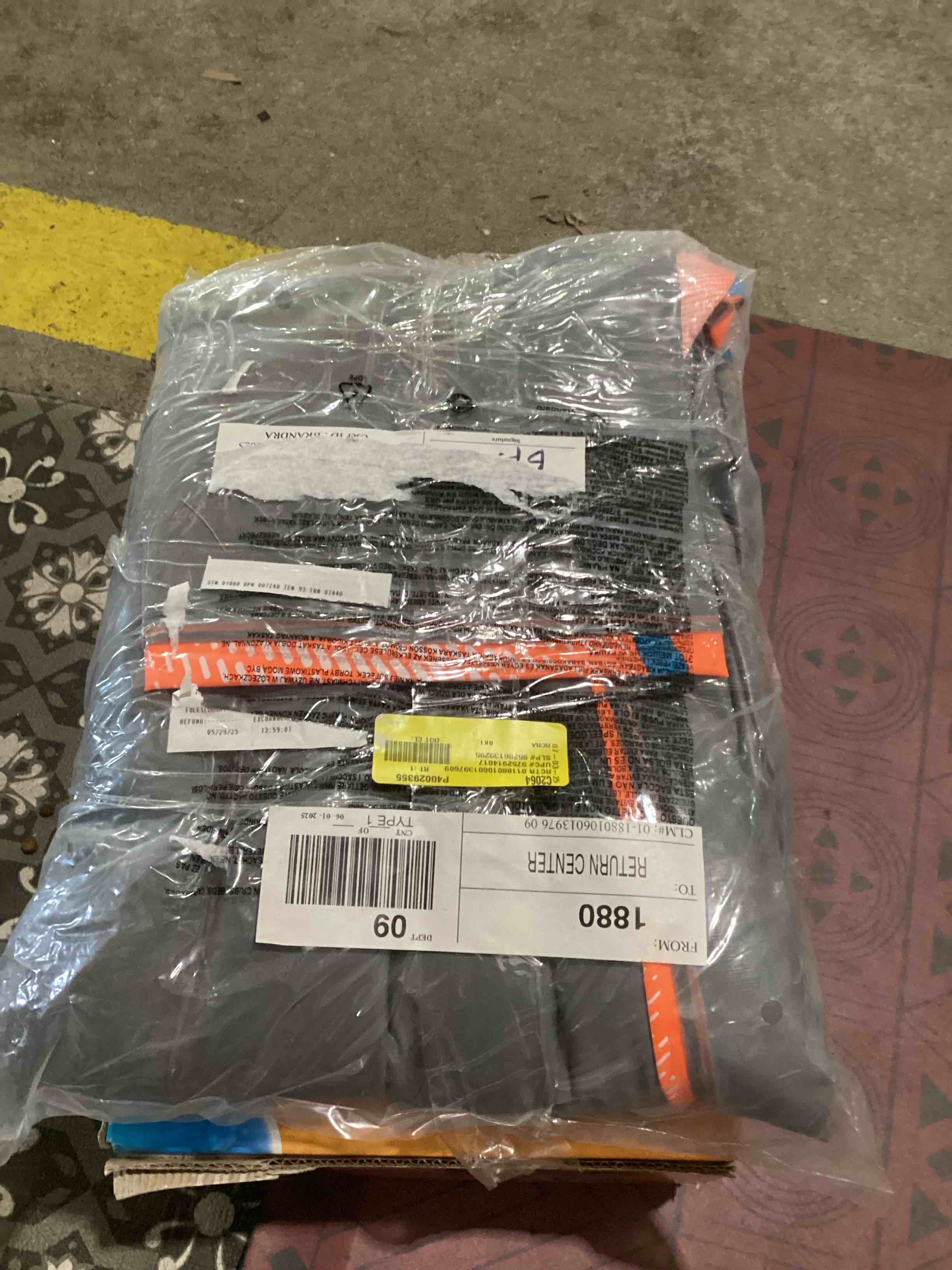 https://s3.amazonaws.com/lotting-images-prod/bidfta/TEA1275078_1755707023809.jpeg