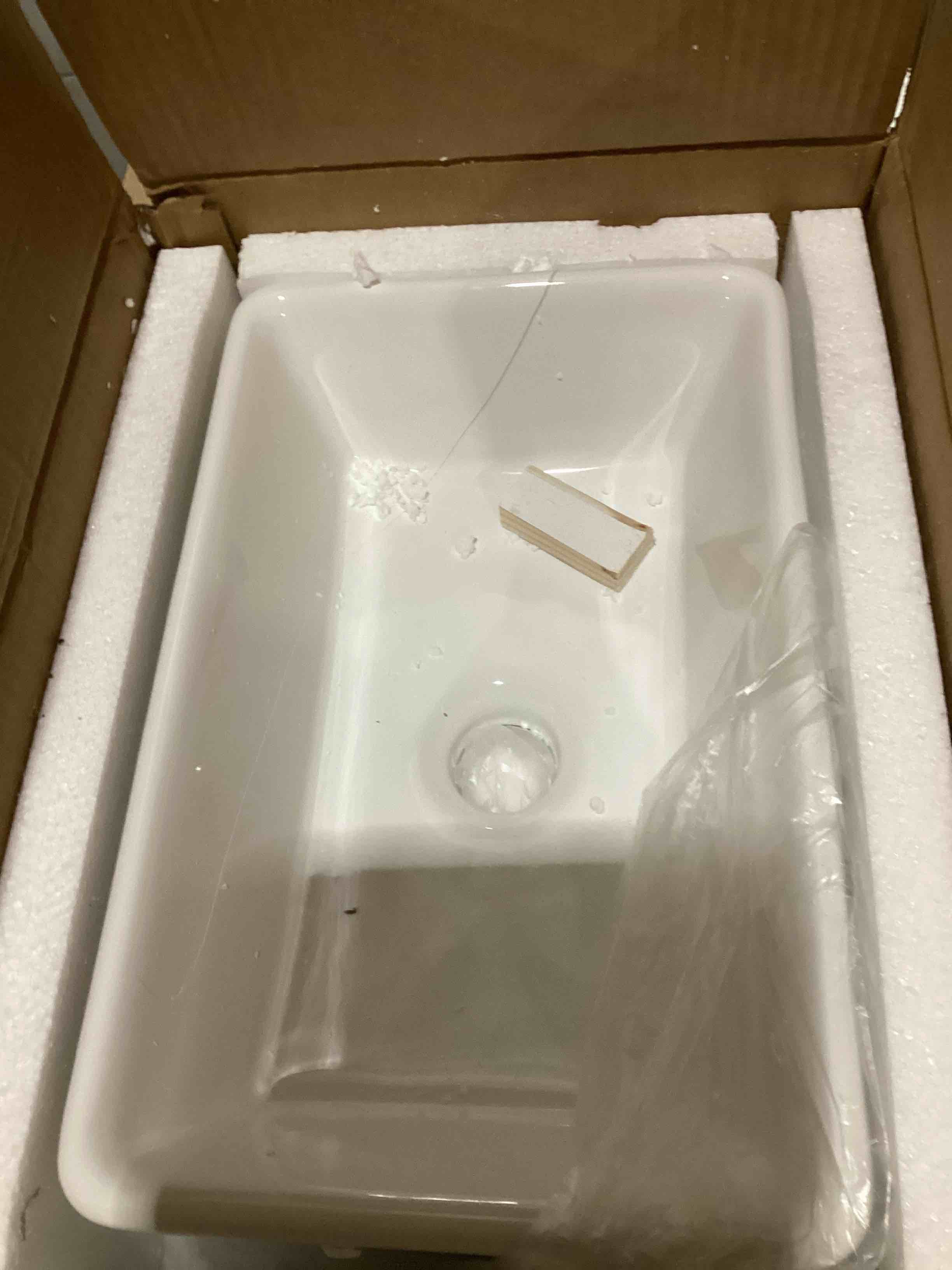 https://s3.amazonaws.com/lotting-images-prod/bidfta/TEA1275092_1755791946663.jpeg