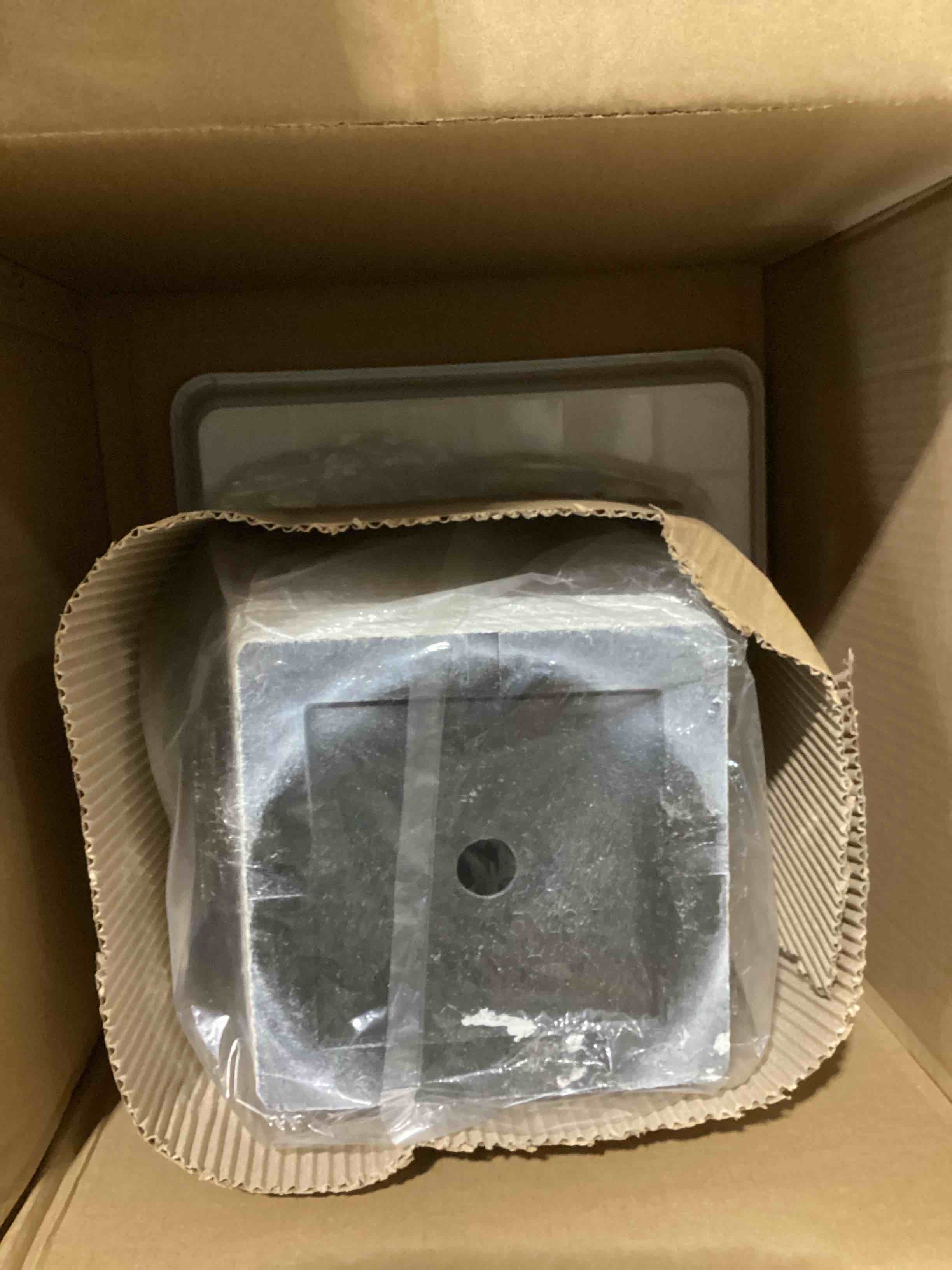 https://s3.amazonaws.com/lotting-images-prod/bidfta/TEA1275259_1757602271377.jpeg