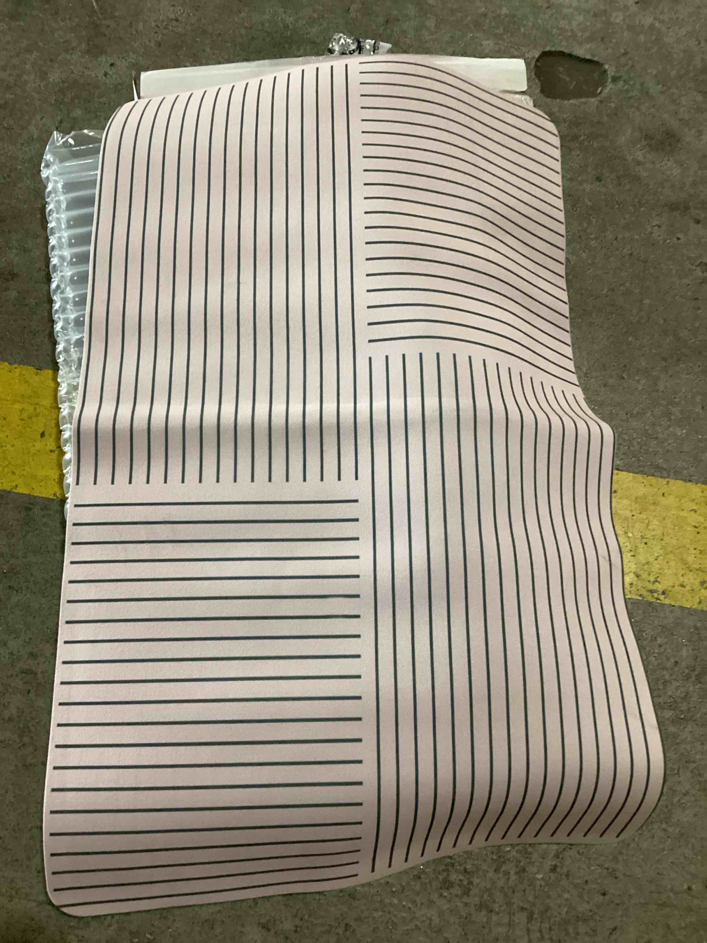 Floor mat 