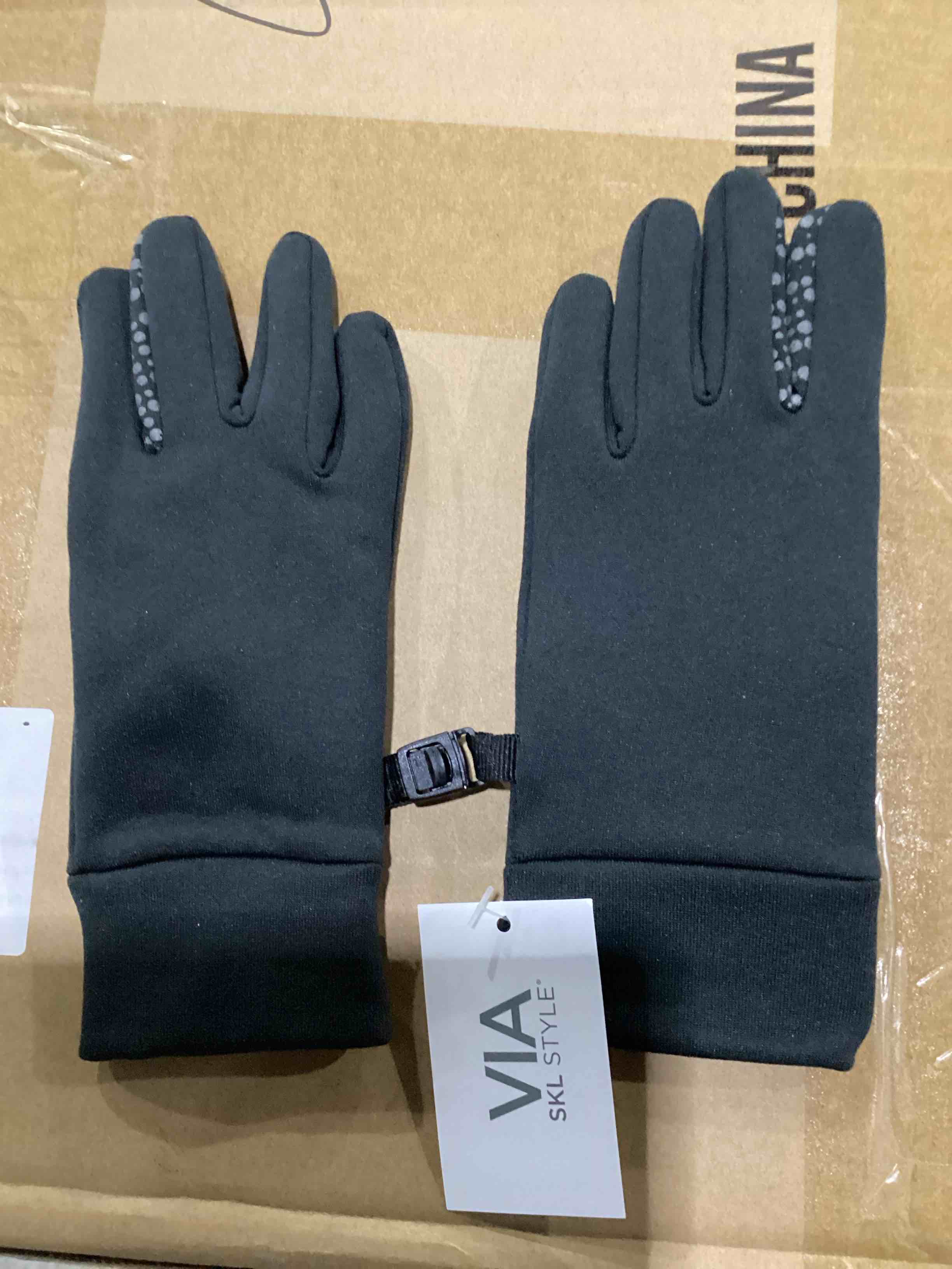 (4-7 years old) Kids On the Go Black Mittens, 