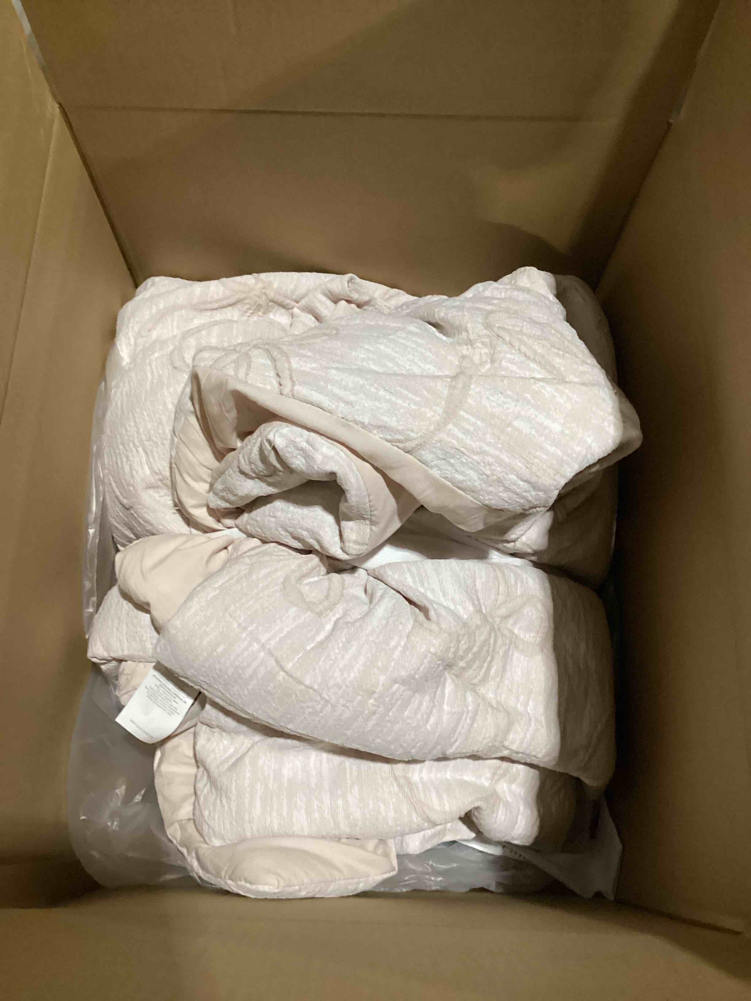 Condition photo showing As Is for INCOMPLETE MISSING PIECES Bedsure Queen Comforter Set, Pink Boho Tufted Bed Set, 3D Puffy Jacquard Bedding Queen Size,1 Farmhouse Shabby Chic Embroidery Comforter with Bow Pattern 