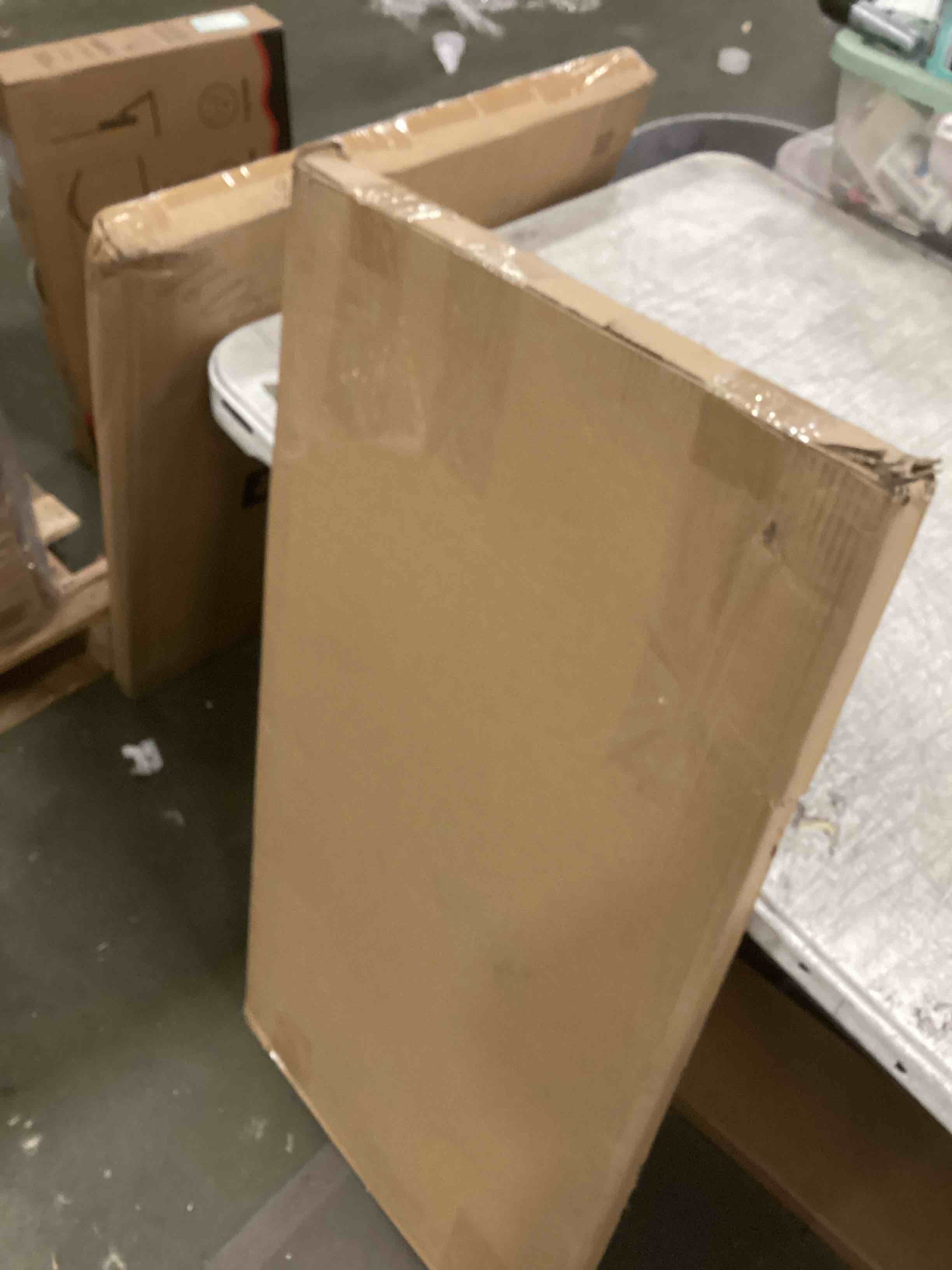 https://s3.amazonaws.com/lotting-images-prod/bidfta/TEA1288575_1741033546960.jpeg