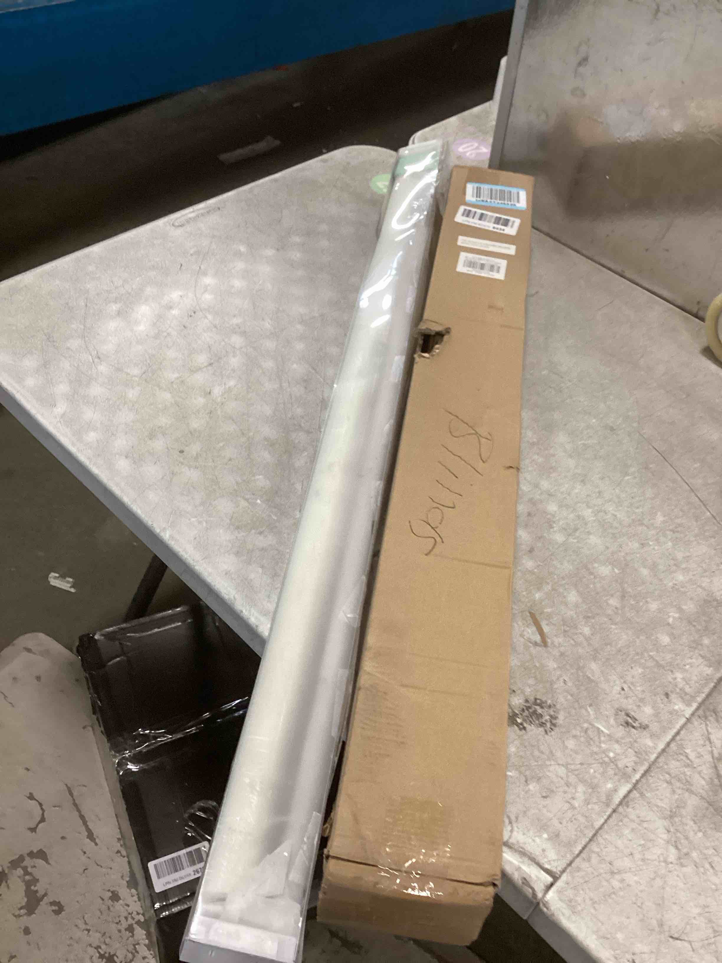 https://s3.amazonaws.com/lotting-images-prod/bidfta/TEA1288659_1741099756639.jpeg