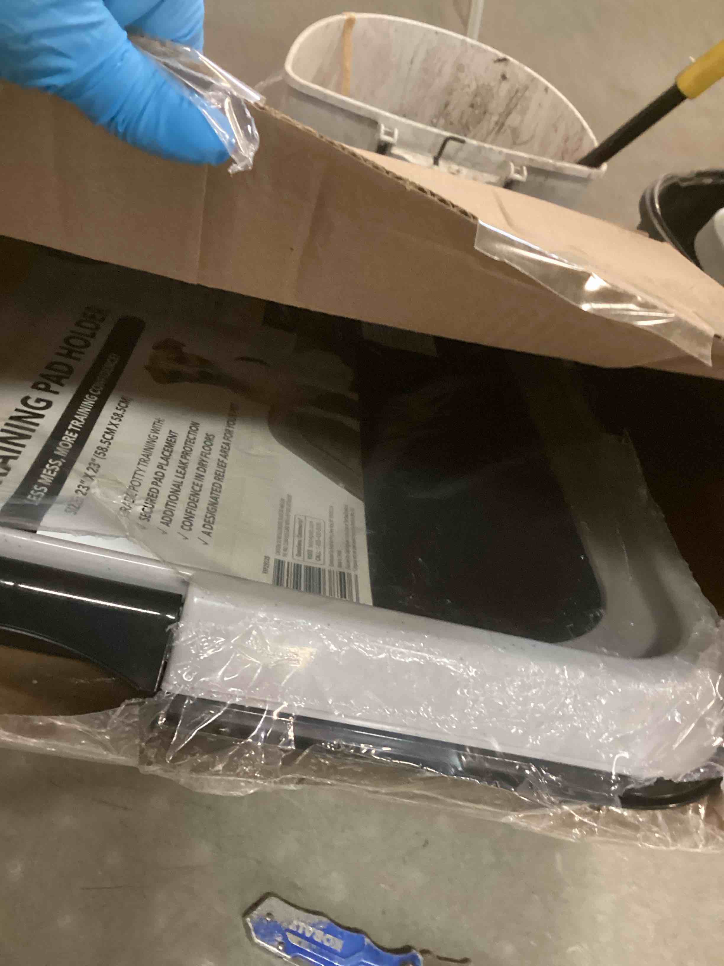 https://s3.amazonaws.com/lotting-images-prod/bidfta/TEA1289137_1741357840337.jpeg