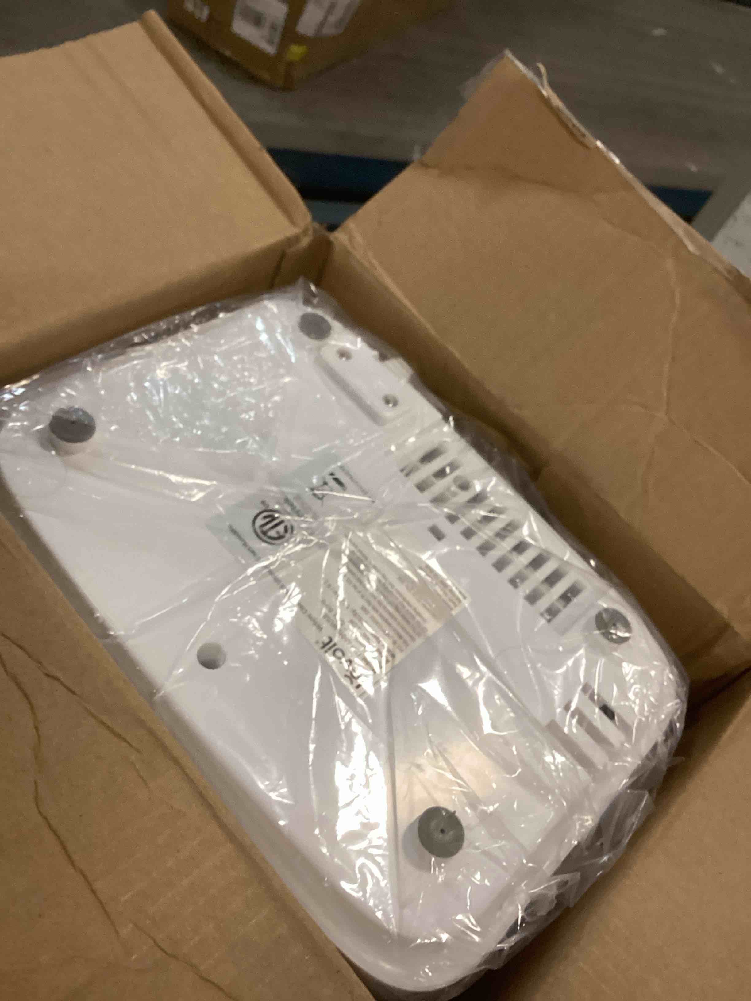 https://s3.amazonaws.com/lotting-images-prod/bidfta/TEA1289791_1741869684404.jpeg