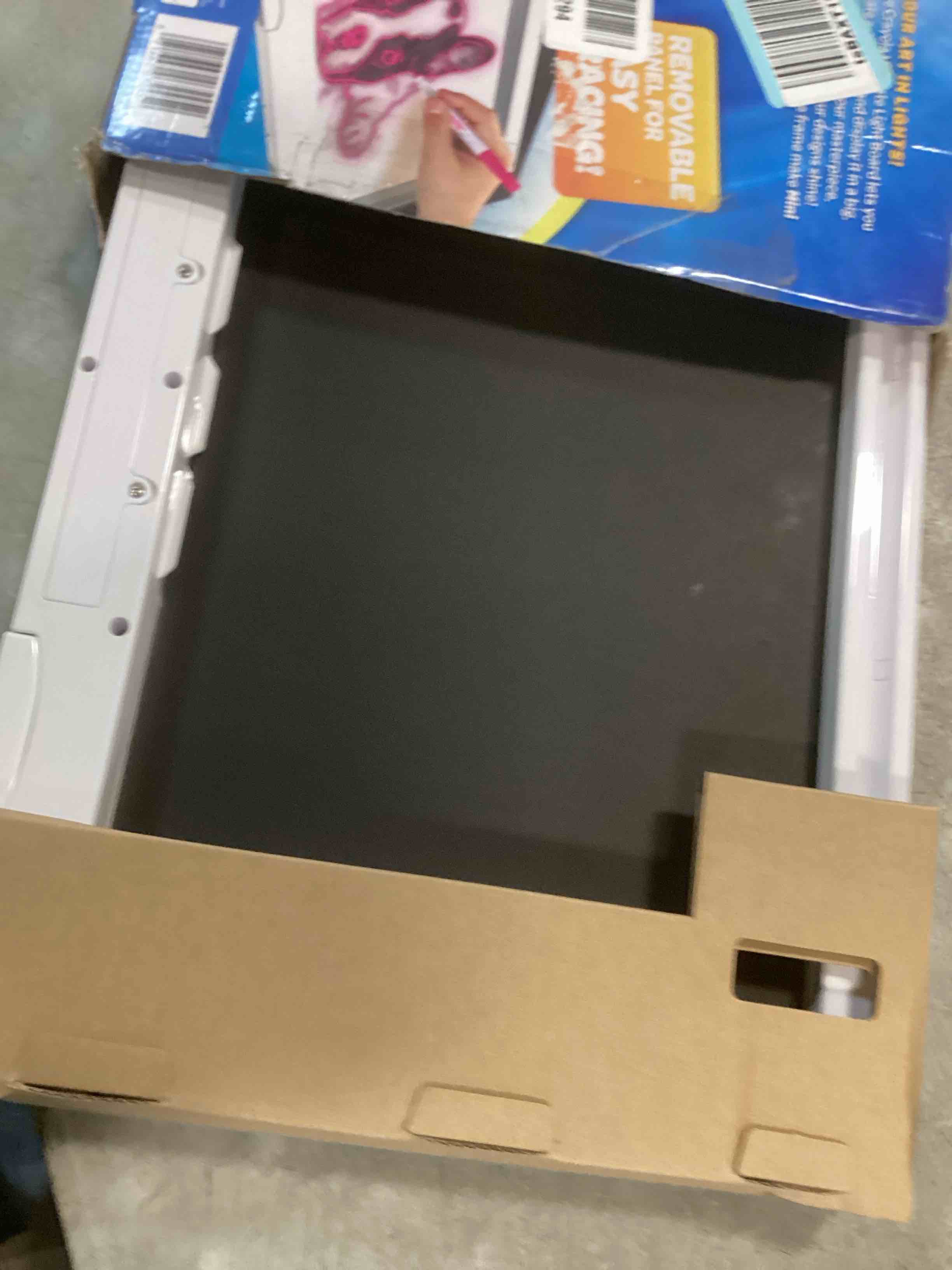 https://s3.amazonaws.com/lotting-images-prod/bidfta/TEA1289811_1741871443544.jpeg