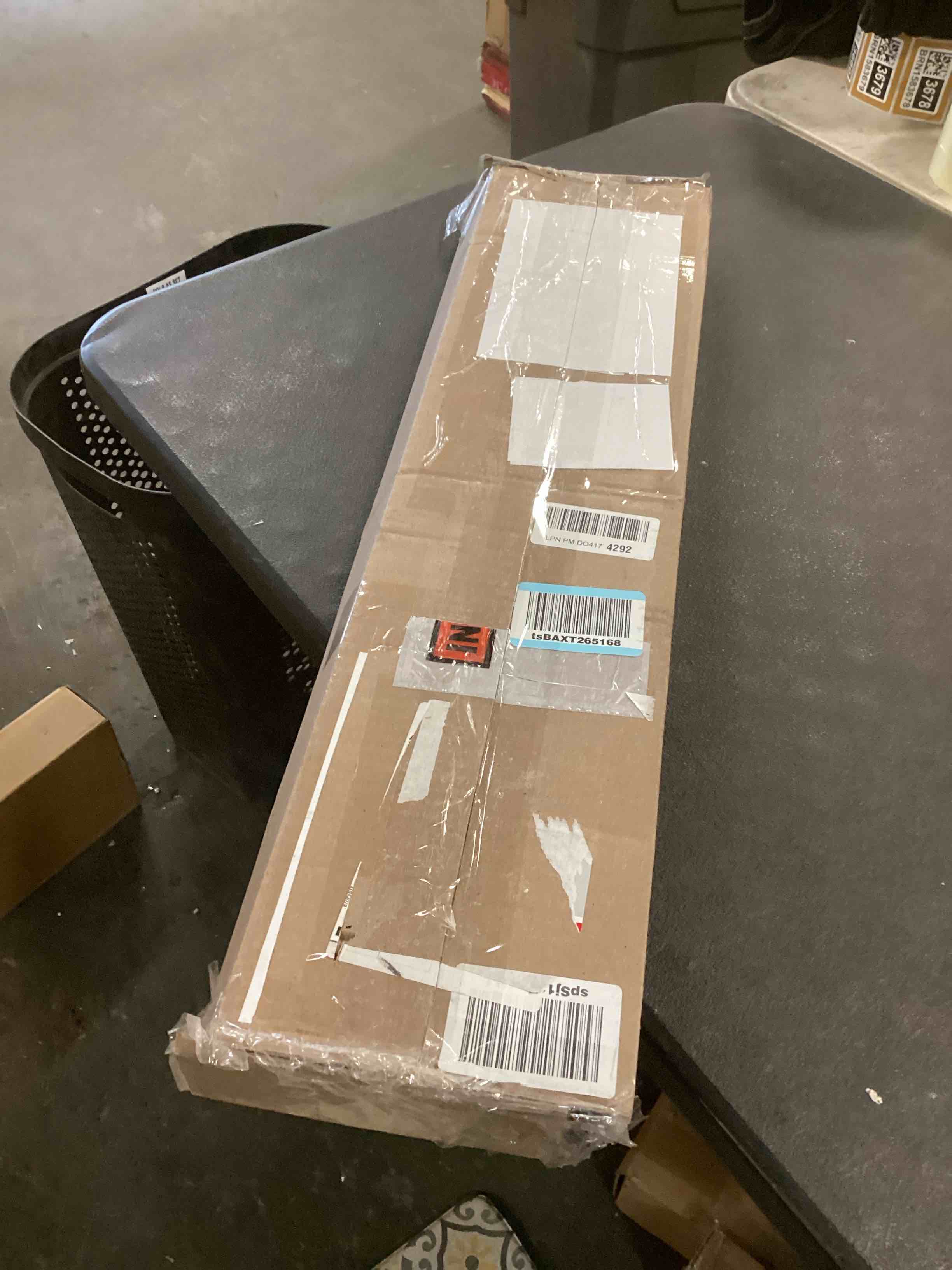 https://s3.amazonaws.com/lotting-images-prod/bidfta/TEA1289976_1741959813194.jpeg
