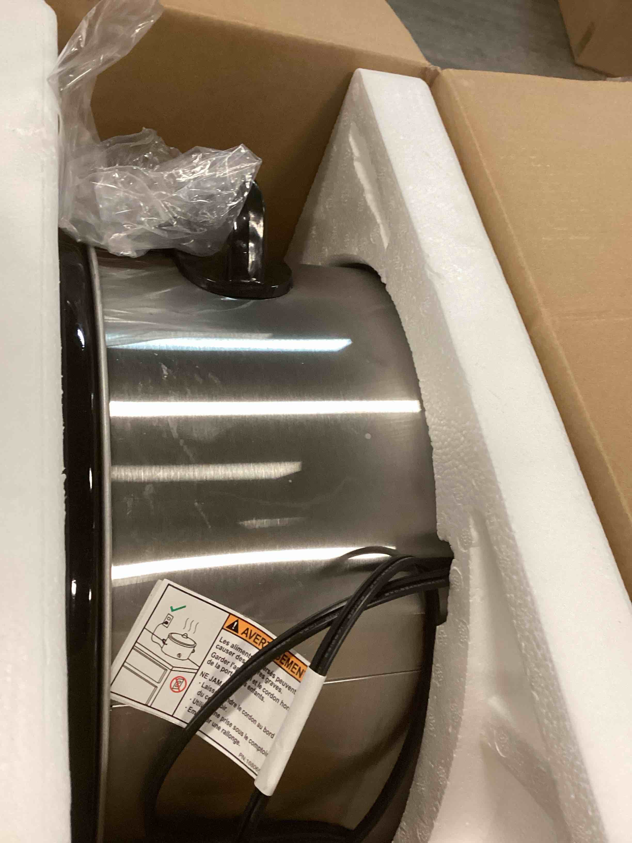 https://s3.amazonaws.com/lotting-images-prod/bidfta/TEA1290302_1742228124350.jpeg
