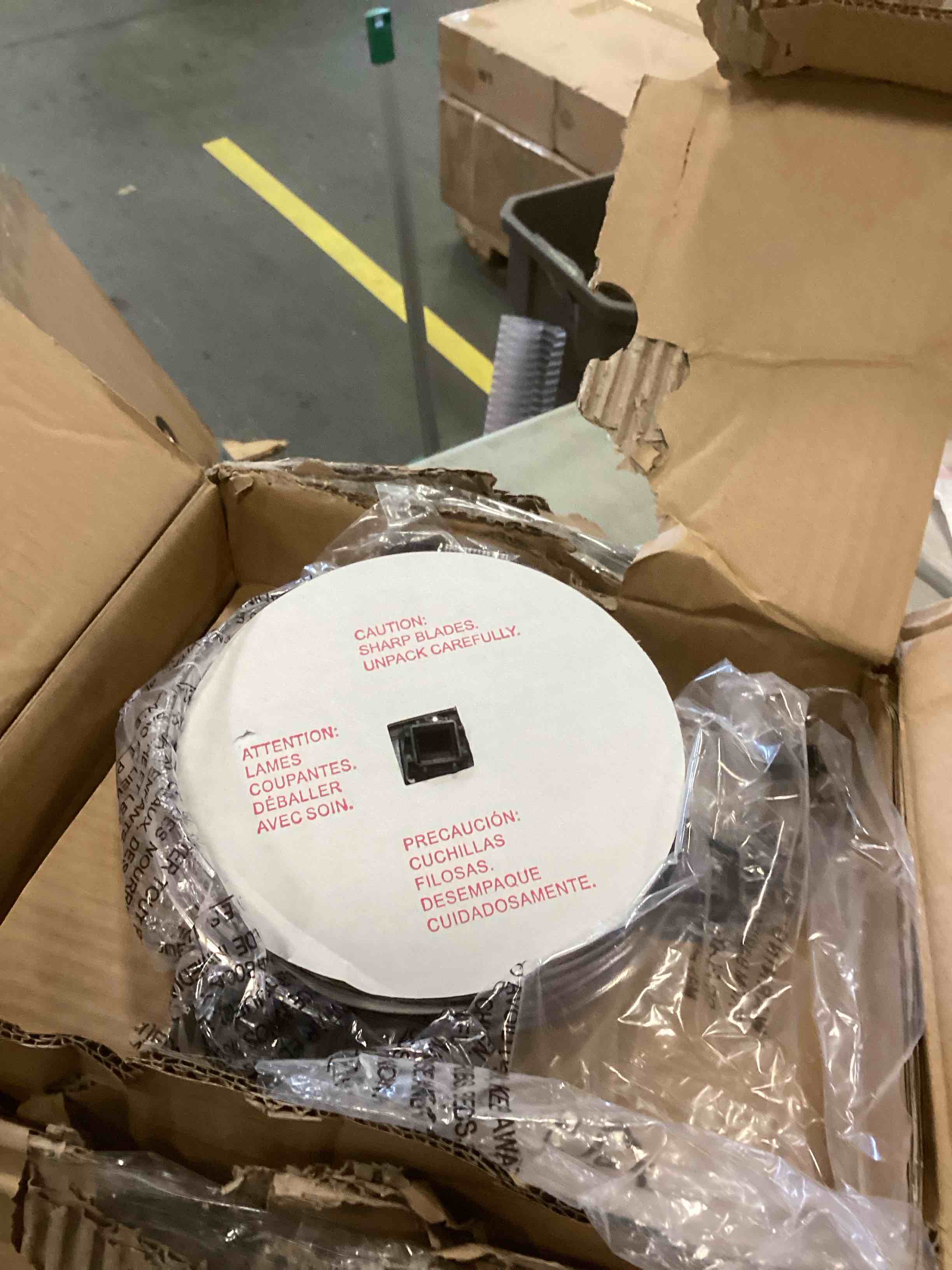 https://s3.amazonaws.com/lotting-images-prod/bidfta/TEA1290642_1742323325729.jpeg