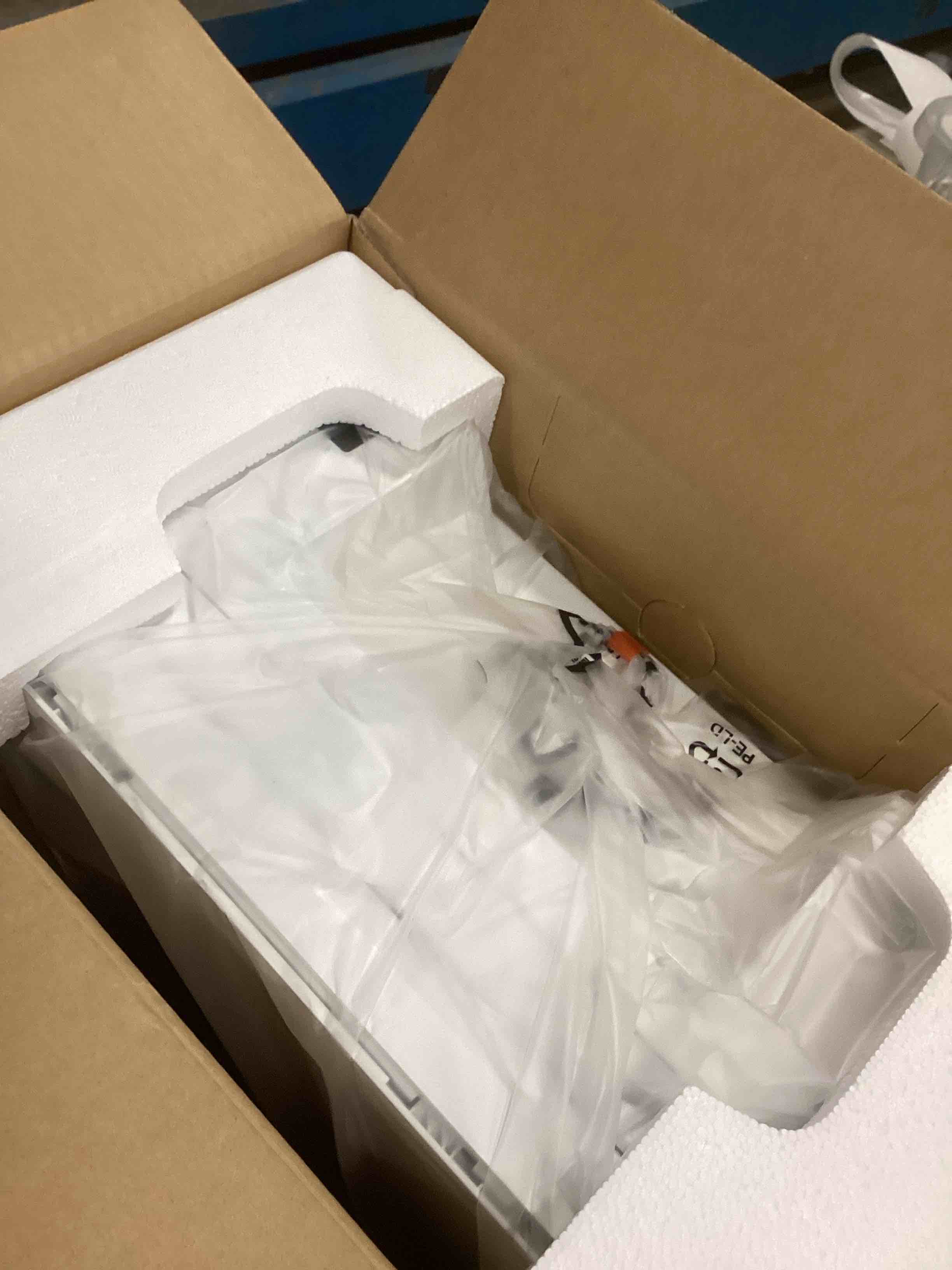 https://s3.amazonaws.com/lotting-images-prod/bidfta/TEA1290792_1742399351423.jpeg