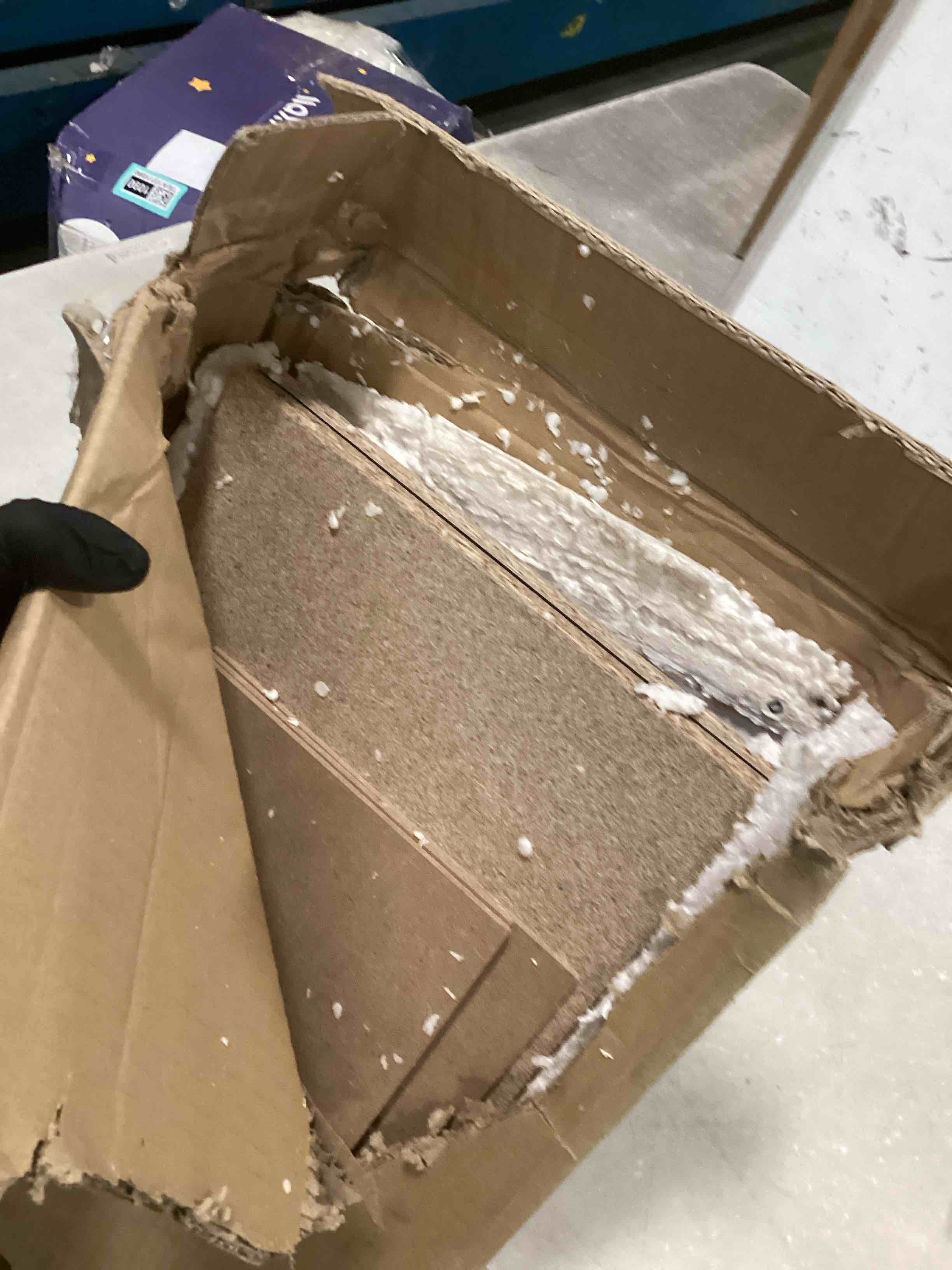 https://s3.amazonaws.com/lotting-images-prod/bidfta/TEA1292053_1741609015018.jpeg