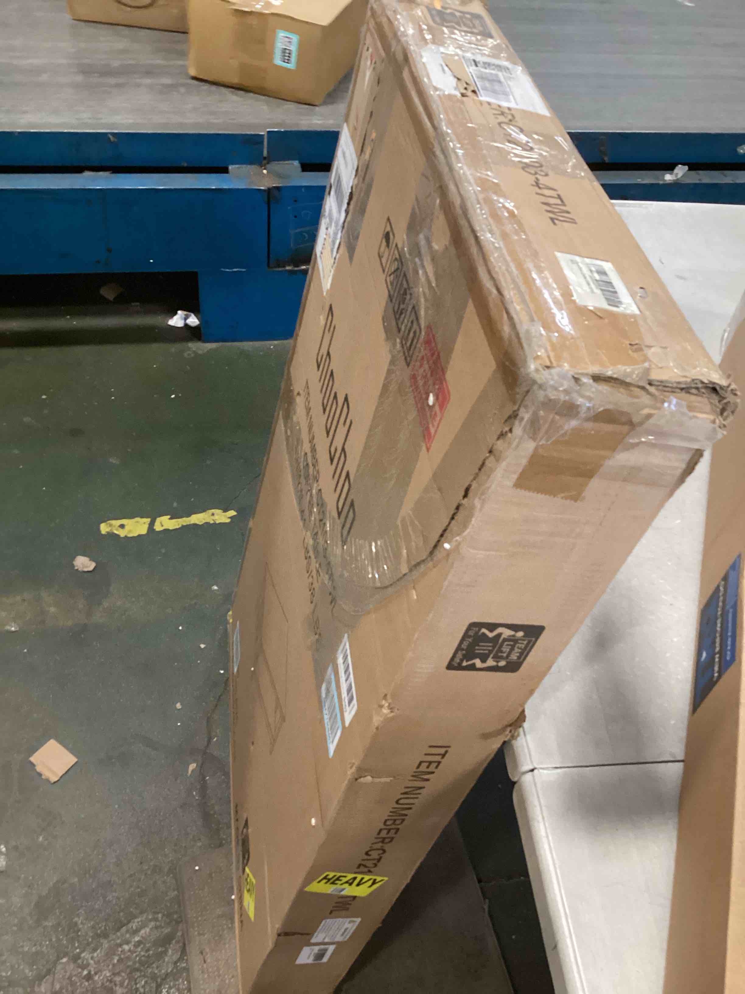 https://s3.amazonaws.com/lotting-images-prod/bidfta/TEA1292155_1741622372085.jpeg