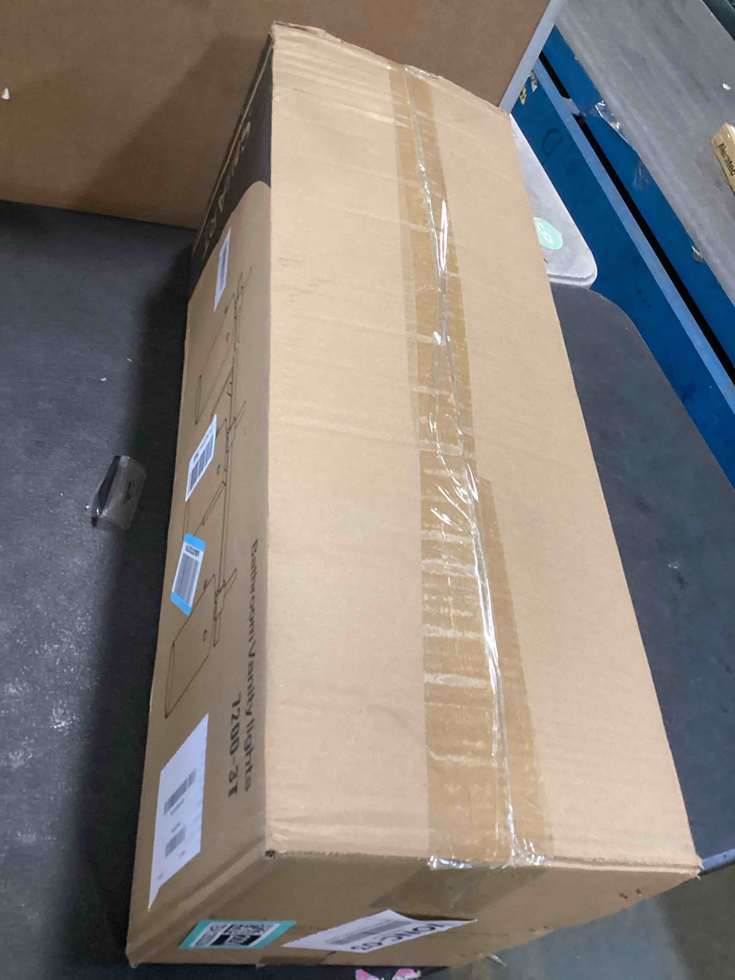 https://s3.amazonaws.com/lotting-images-prod/bidfta/TEA1292294_1741697371935.jpeg