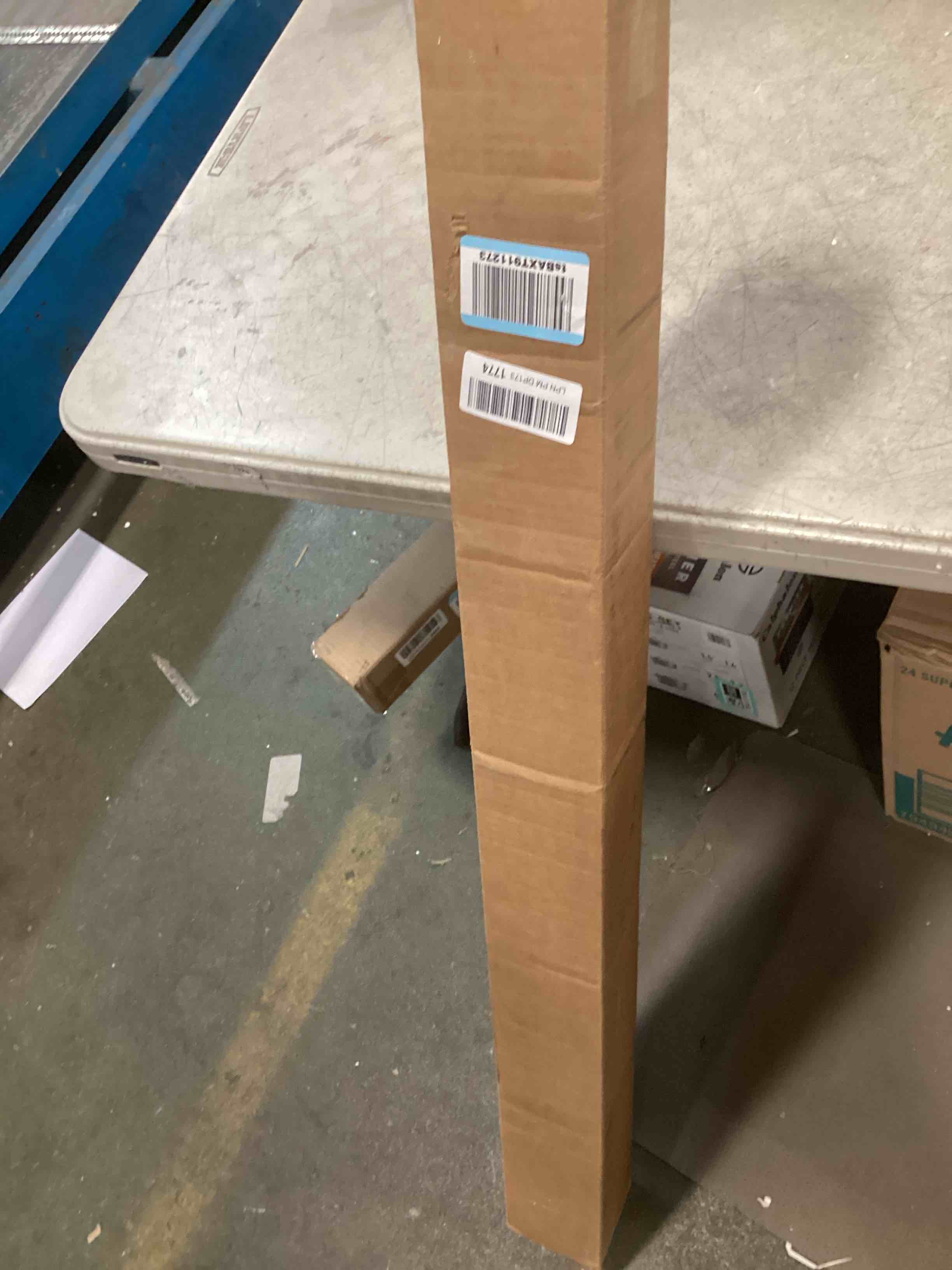 https://s3.amazonaws.com/lotting-images-prod/bidfta/TEA1292613_1741797472014.jpeg