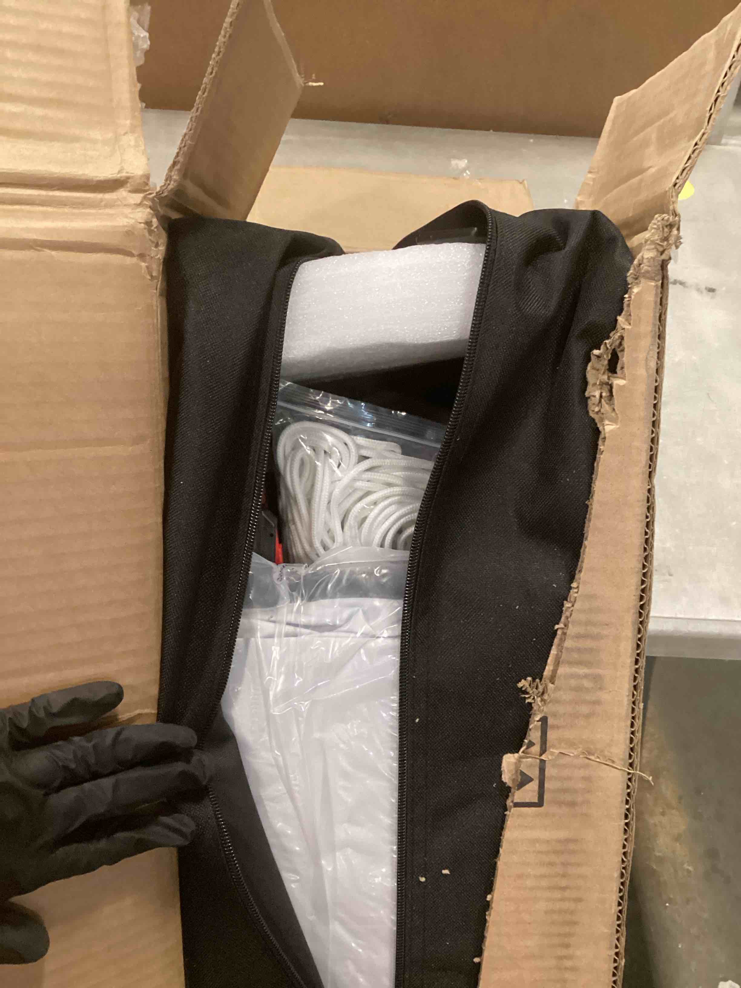 https://s3.amazonaws.com/lotting-images-prod/bidfta/TEA1293182_1742219172935.jpeg