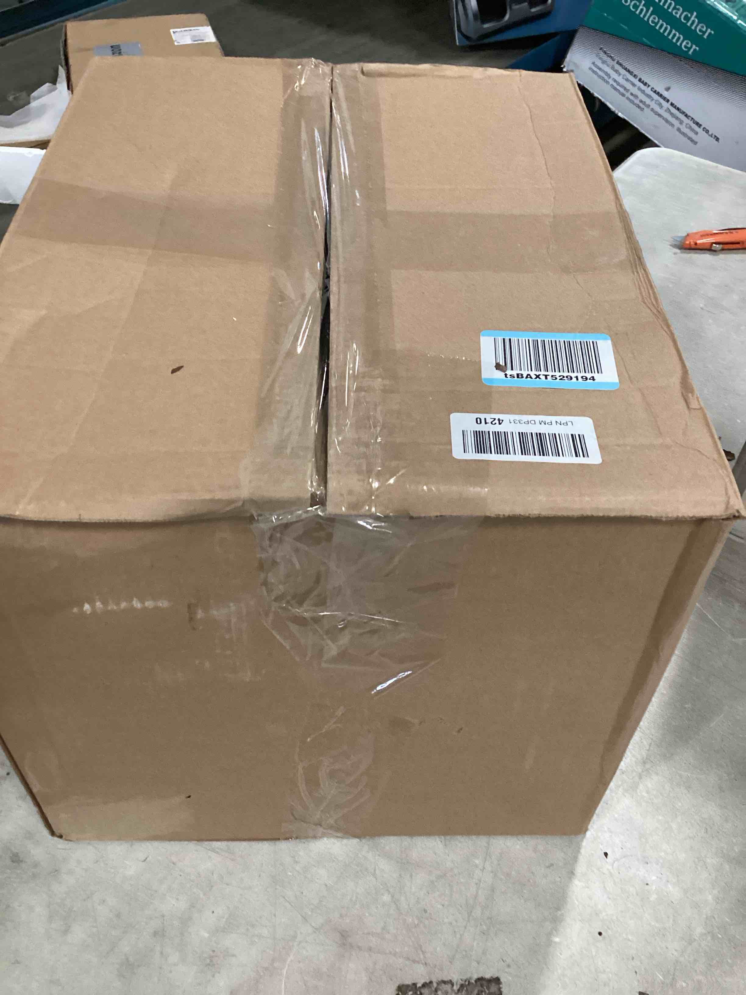 https://s3.amazonaws.com/lotting-images-prod/bidfta/TEA1294000_1742491364754.jpeg