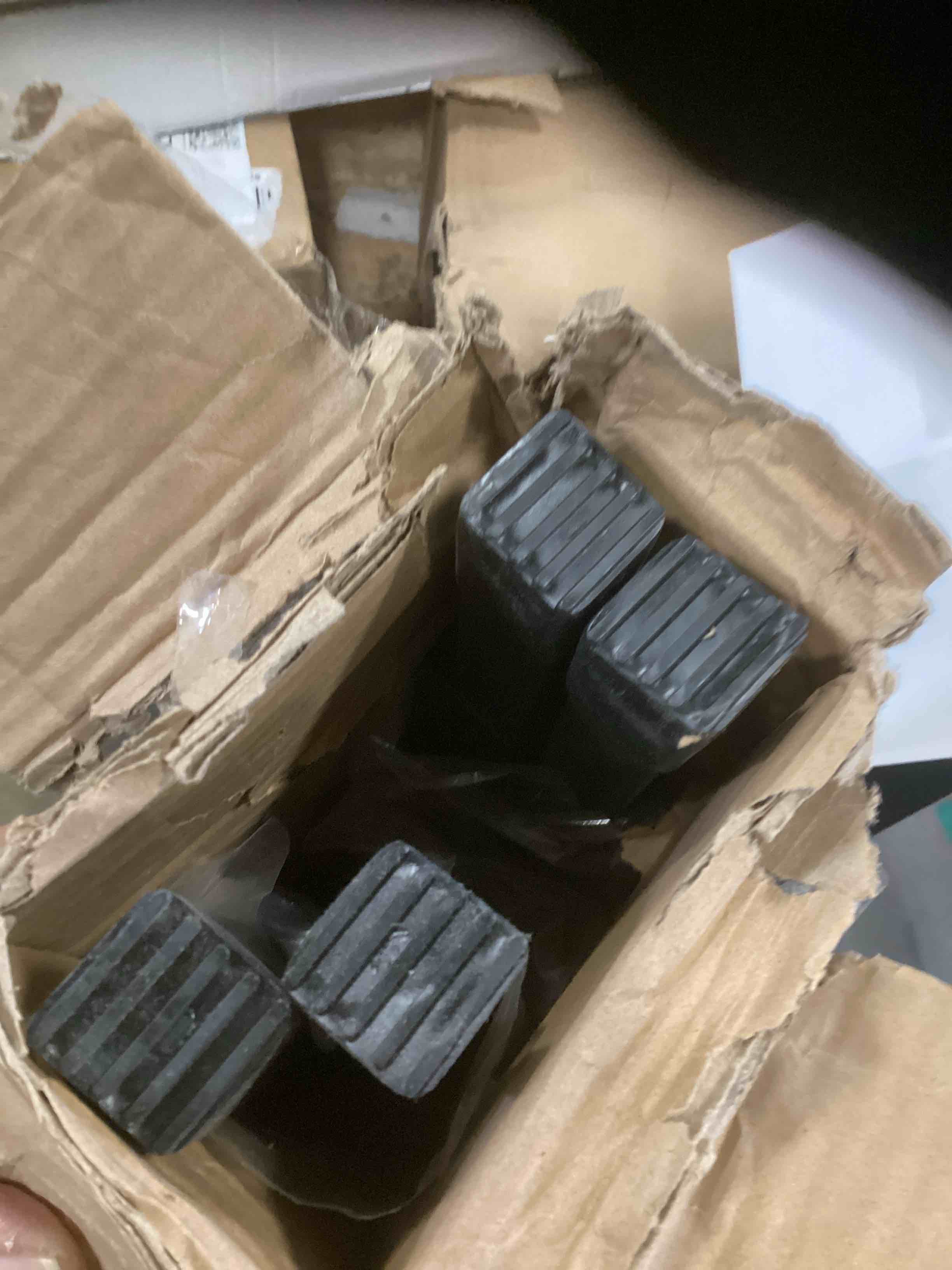 https://s3.amazonaws.com/lotting-images-prod/bidfta/TEA1295531_1741290408703.jpeg