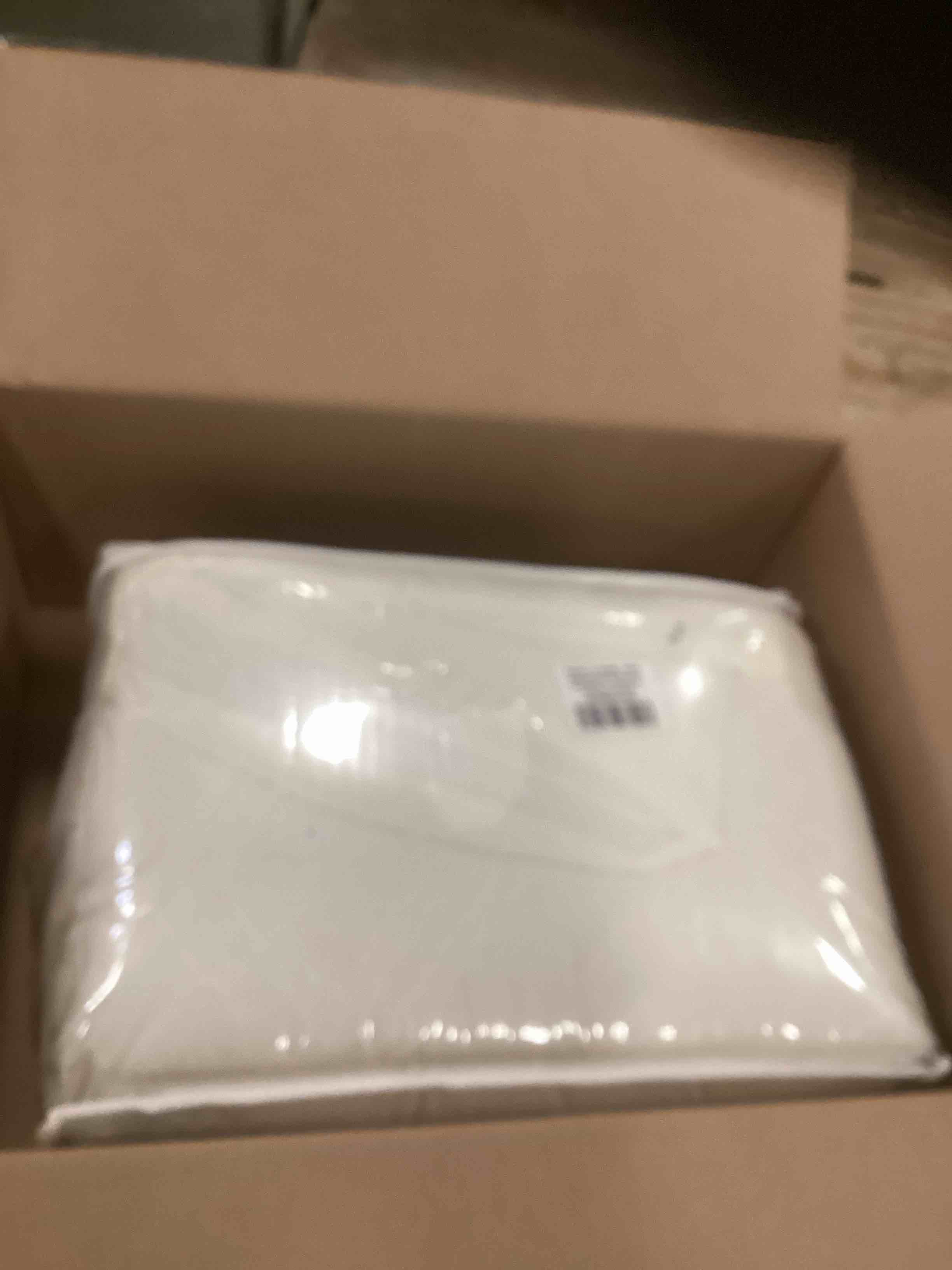 https://s3.amazonaws.com/lotting-images-prod/bidfta/TEA1295760_1741614209077.jpeg