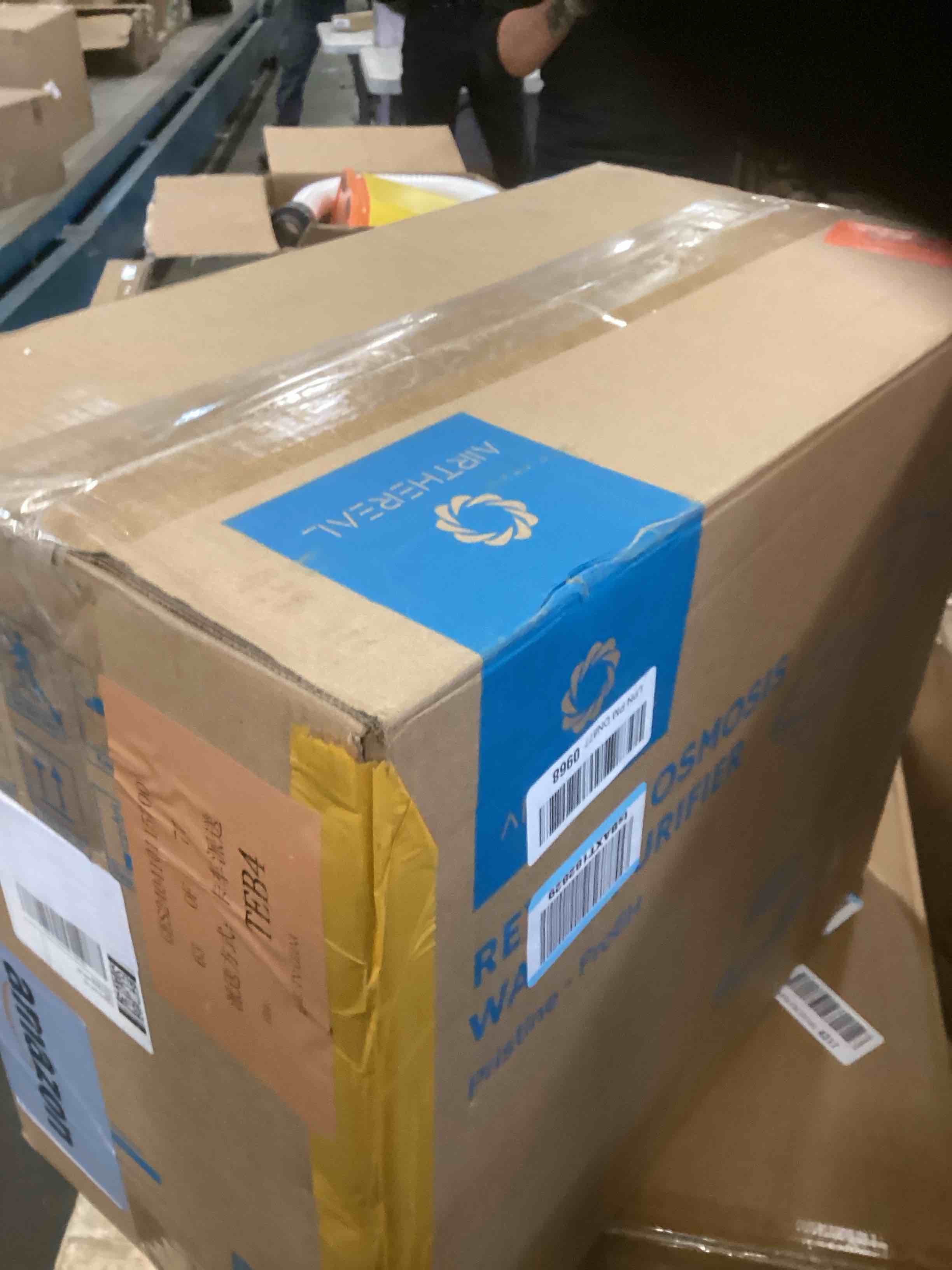 https://s3.amazonaws.com/lotting-images-prod/bidfta/TEA1295889_1741635123608.jpeg