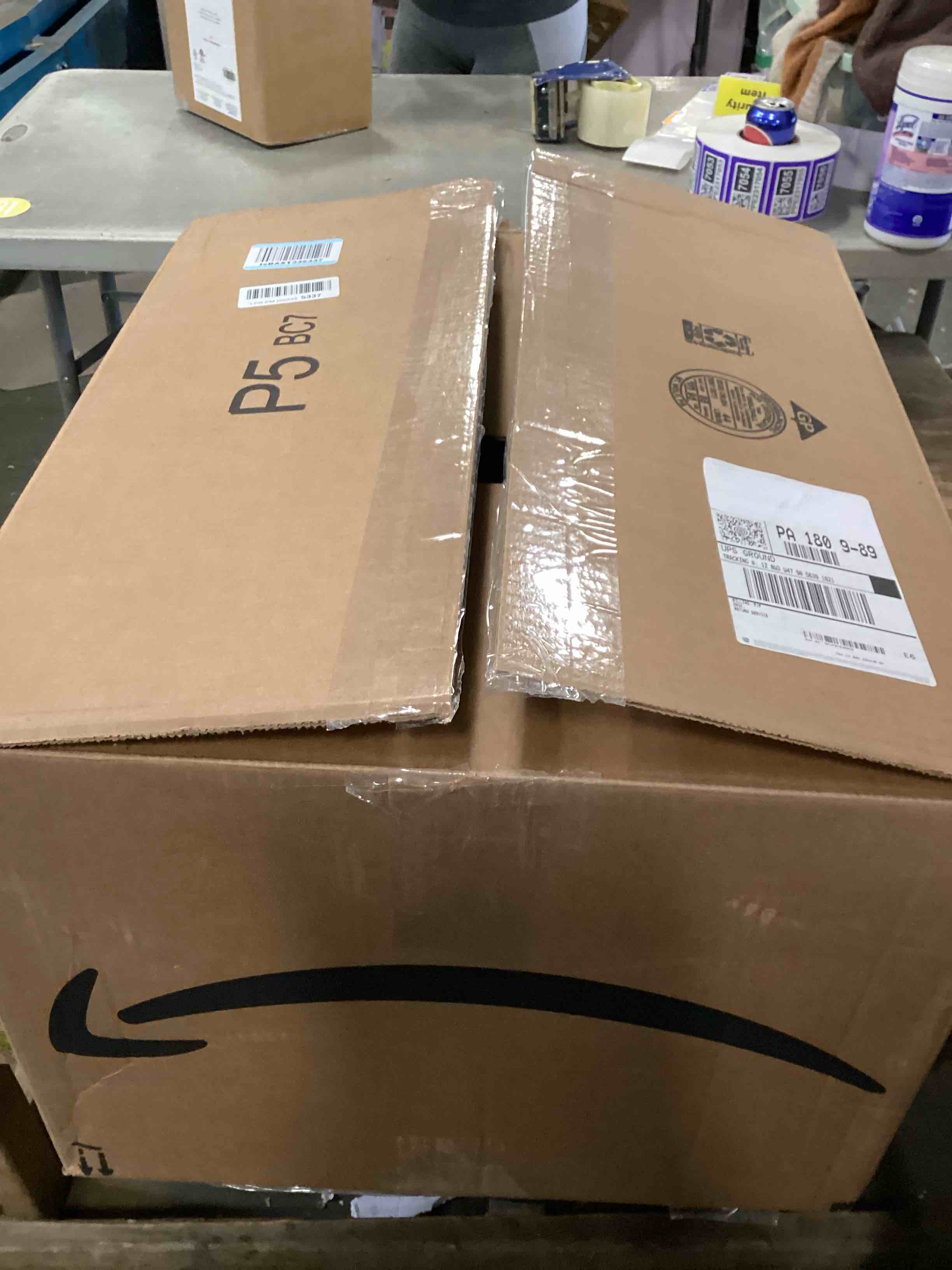 https://s3.amazonaws.com/lotting-images-prod/bidfta/TEA1296526_1741896799781.jpeg