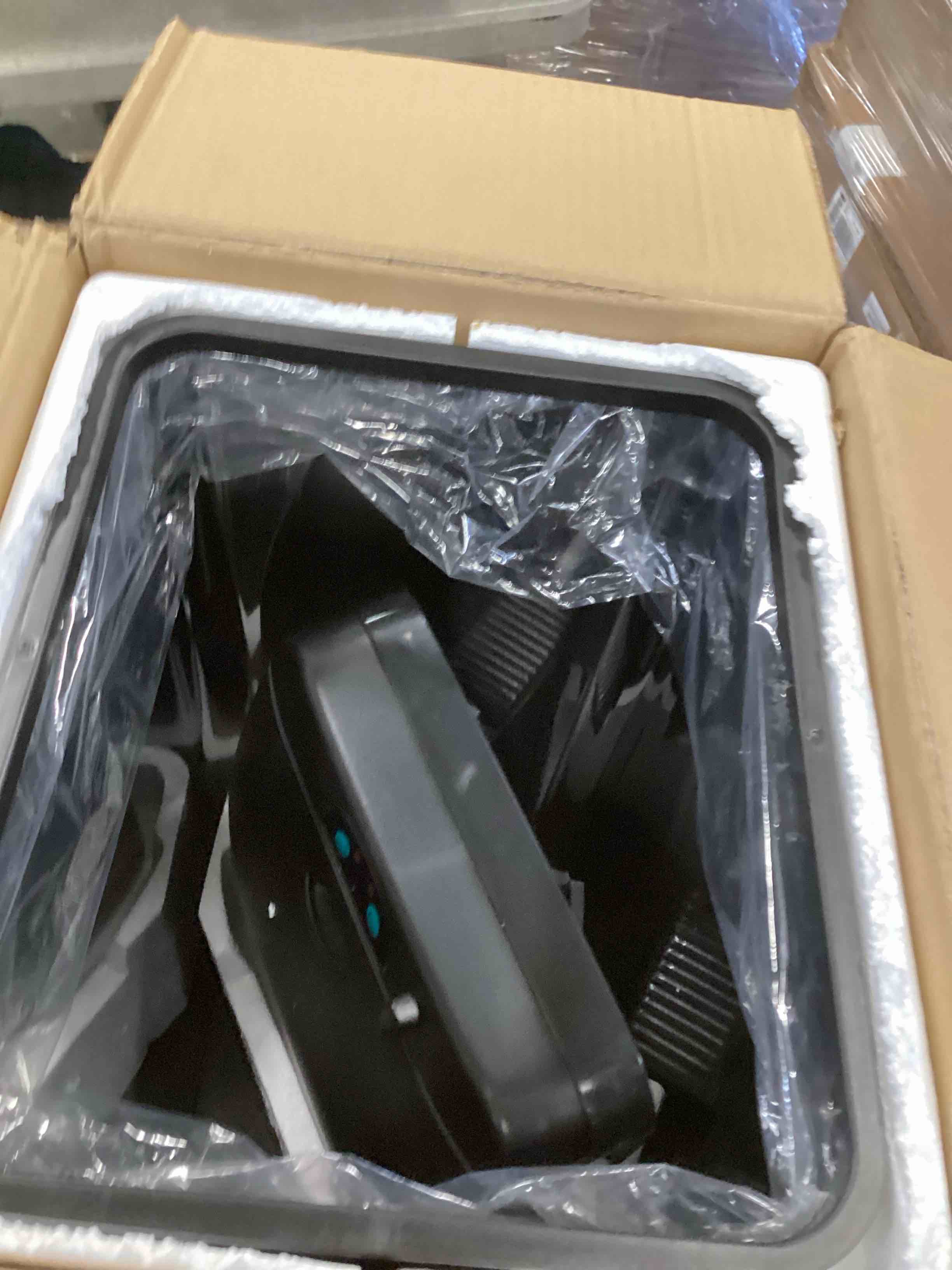 https://s3.amazonaws.com/lotting-images-prod/bidfta/TEA1296788_1742225720439.jpeg