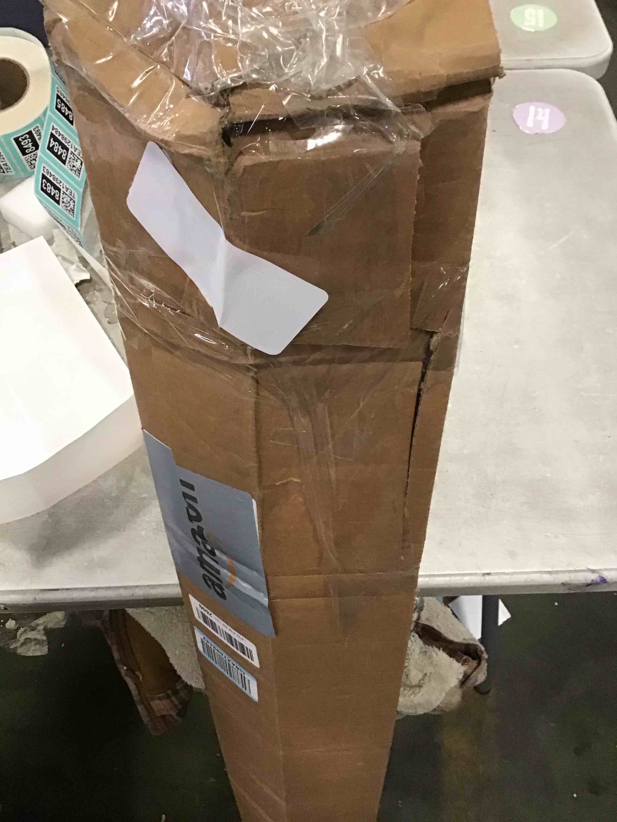 https://s3.amazonaws.com/lotting-images-prod/bidfta/TEA1298478_1741287138722.jpeg