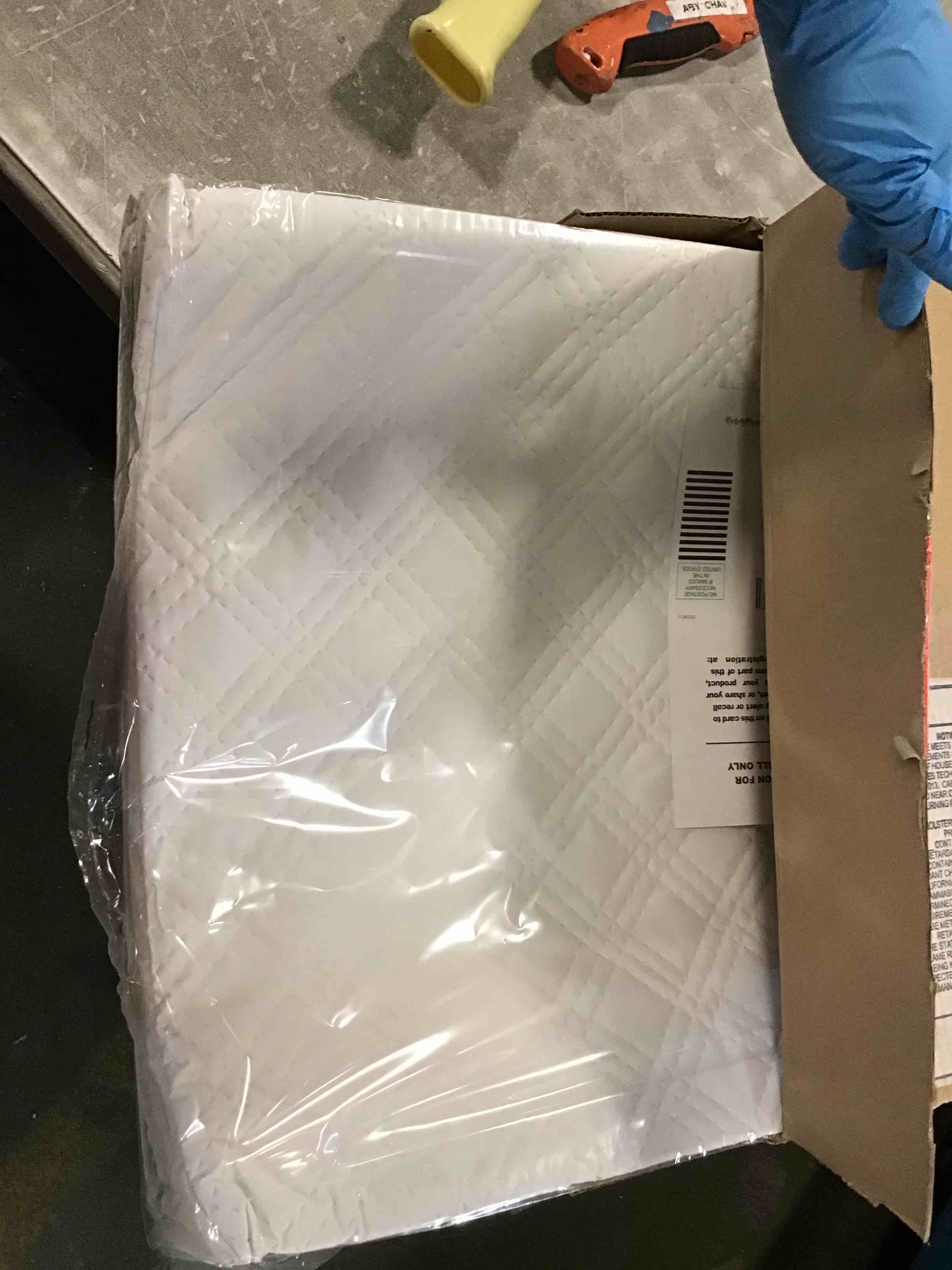 https://s3.amazonaws.com/lotting-images-prod/bidfta/TEA1299876_1742315770880.jpeg