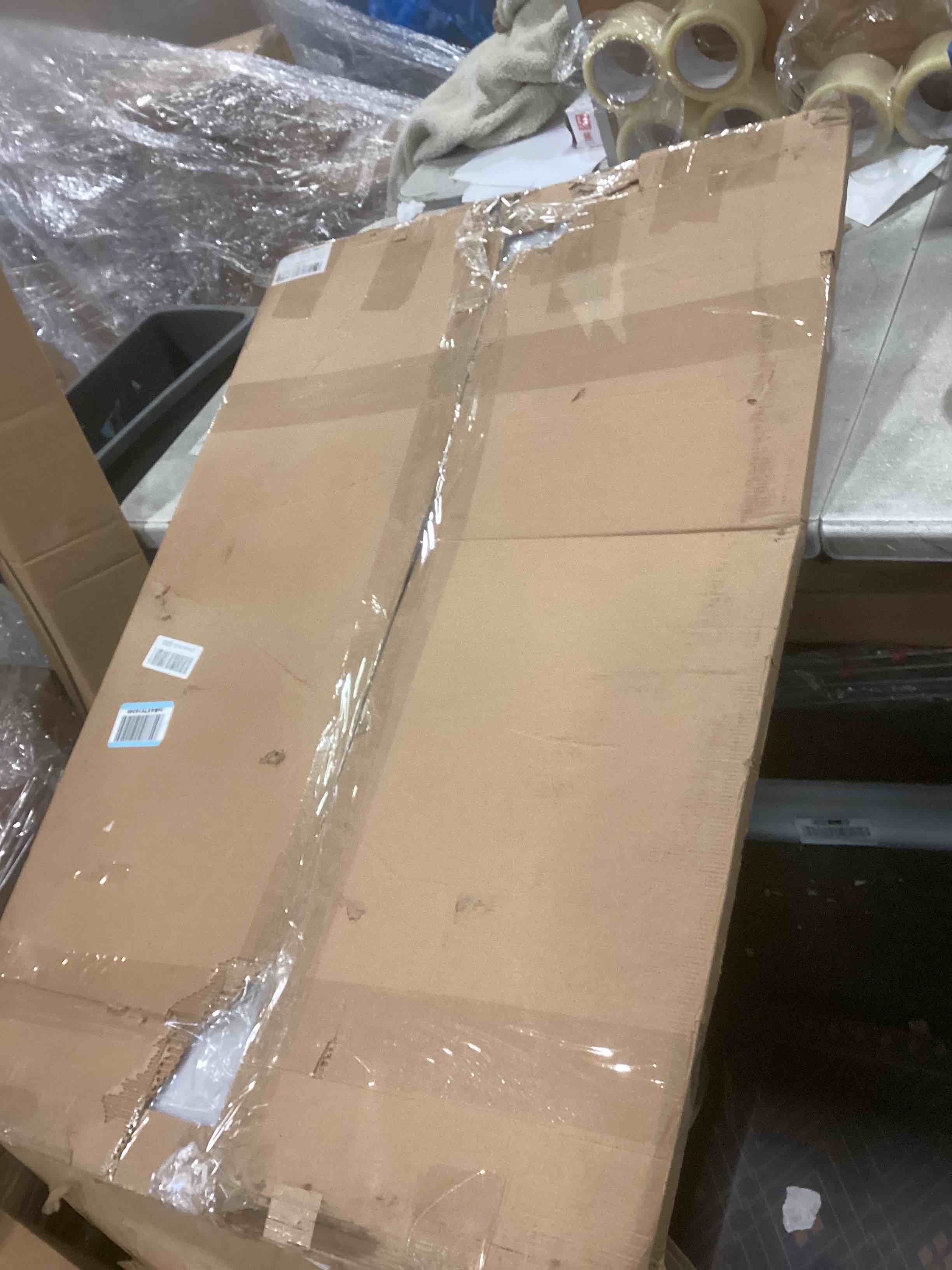 https://s3.amazonaws.com/lotting-images-prod/bidfta/TEA1300369_1741199240746.jpeg