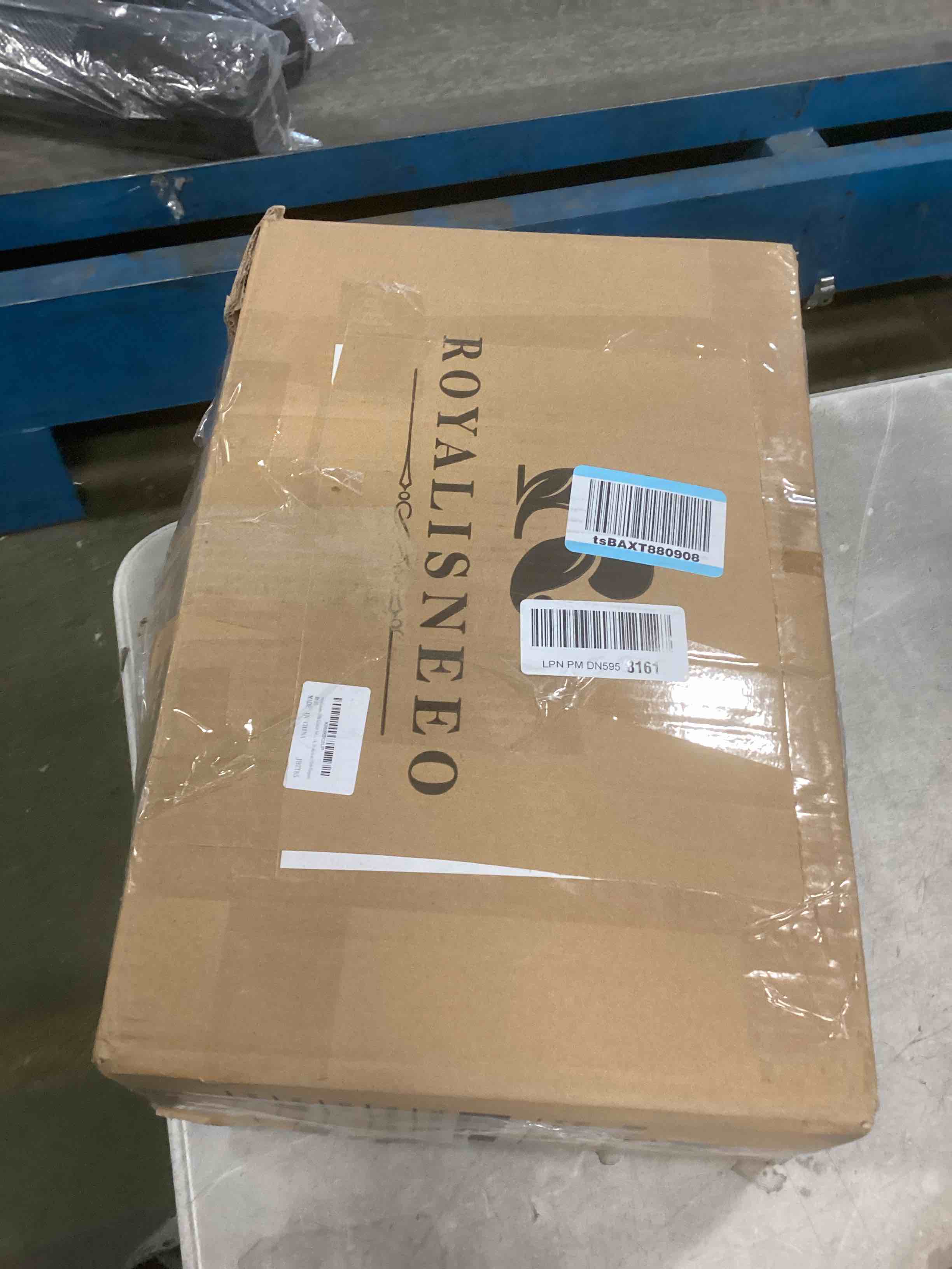 https://s3.amazonaws.com/lotting-images-prod/bidfta/TEA1301200_1741797622856.jpeg