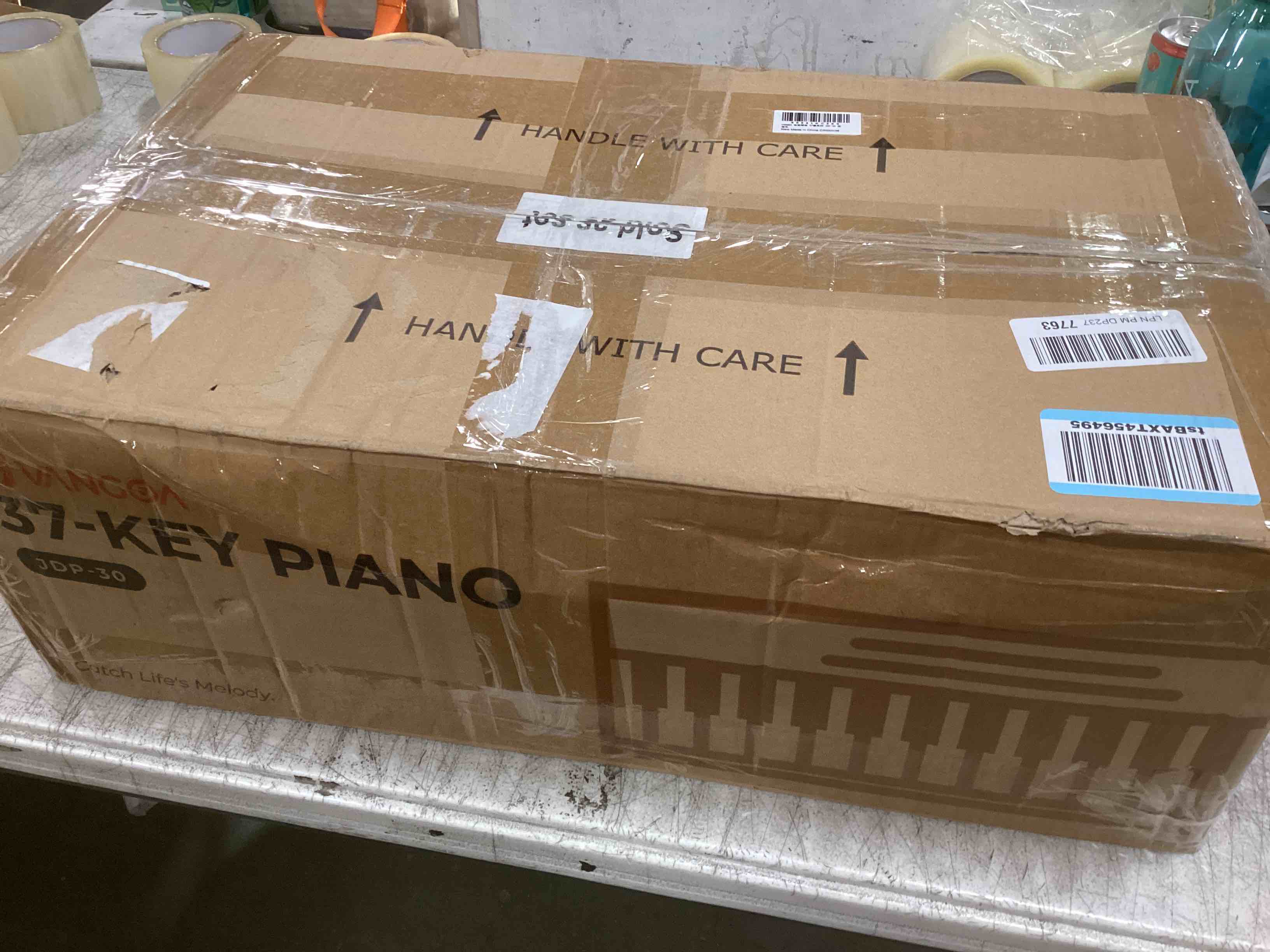 https://s3.amazonaws.com/lotting-images-prod/bidfta/TEA1302731_1742818133405.jpeg