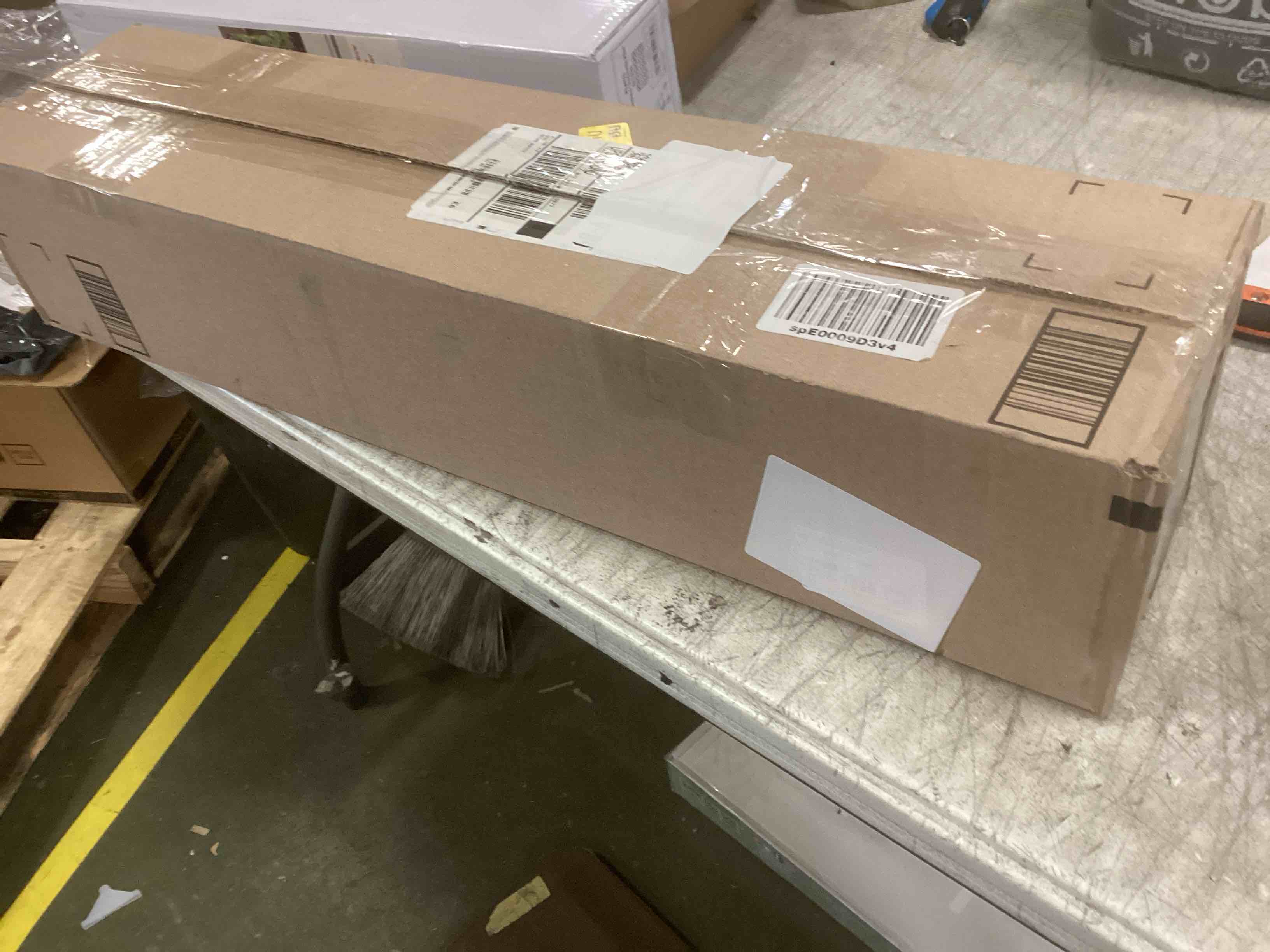 https://s3.amazonaws.com/lotting-images-prod/bidfta/TEA1302884_1742839127574.jpeg