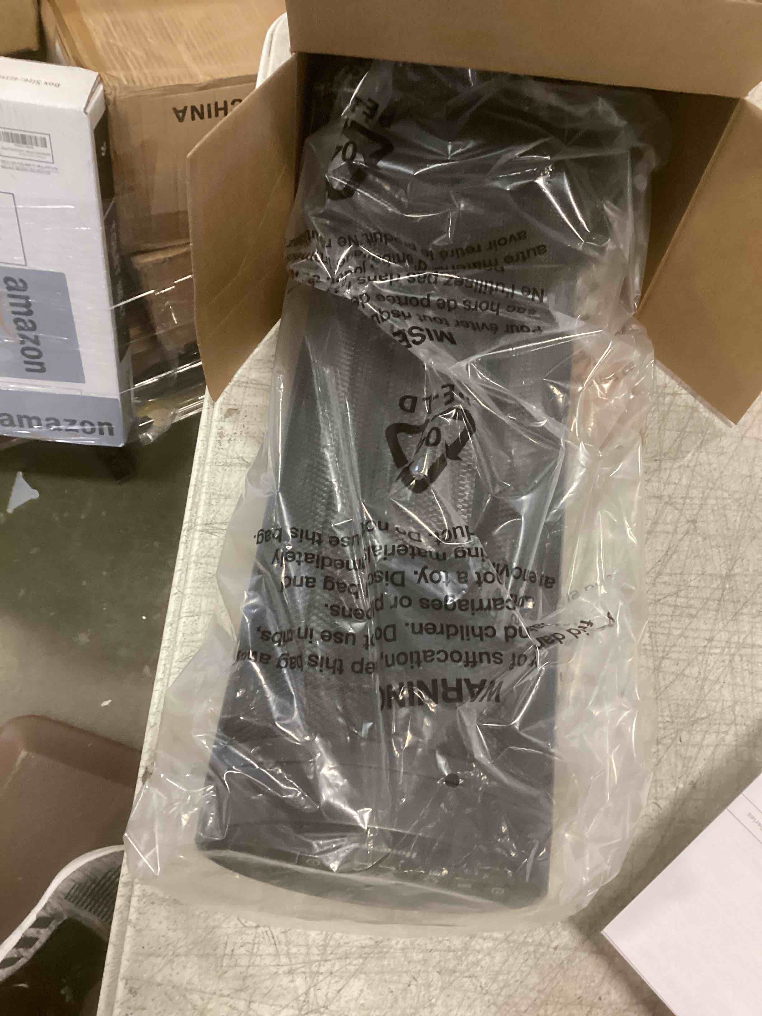 https://s3.amazonaws.com/lotting-images-prod/bidfta/TEA1302942_1742846630444.jpeg