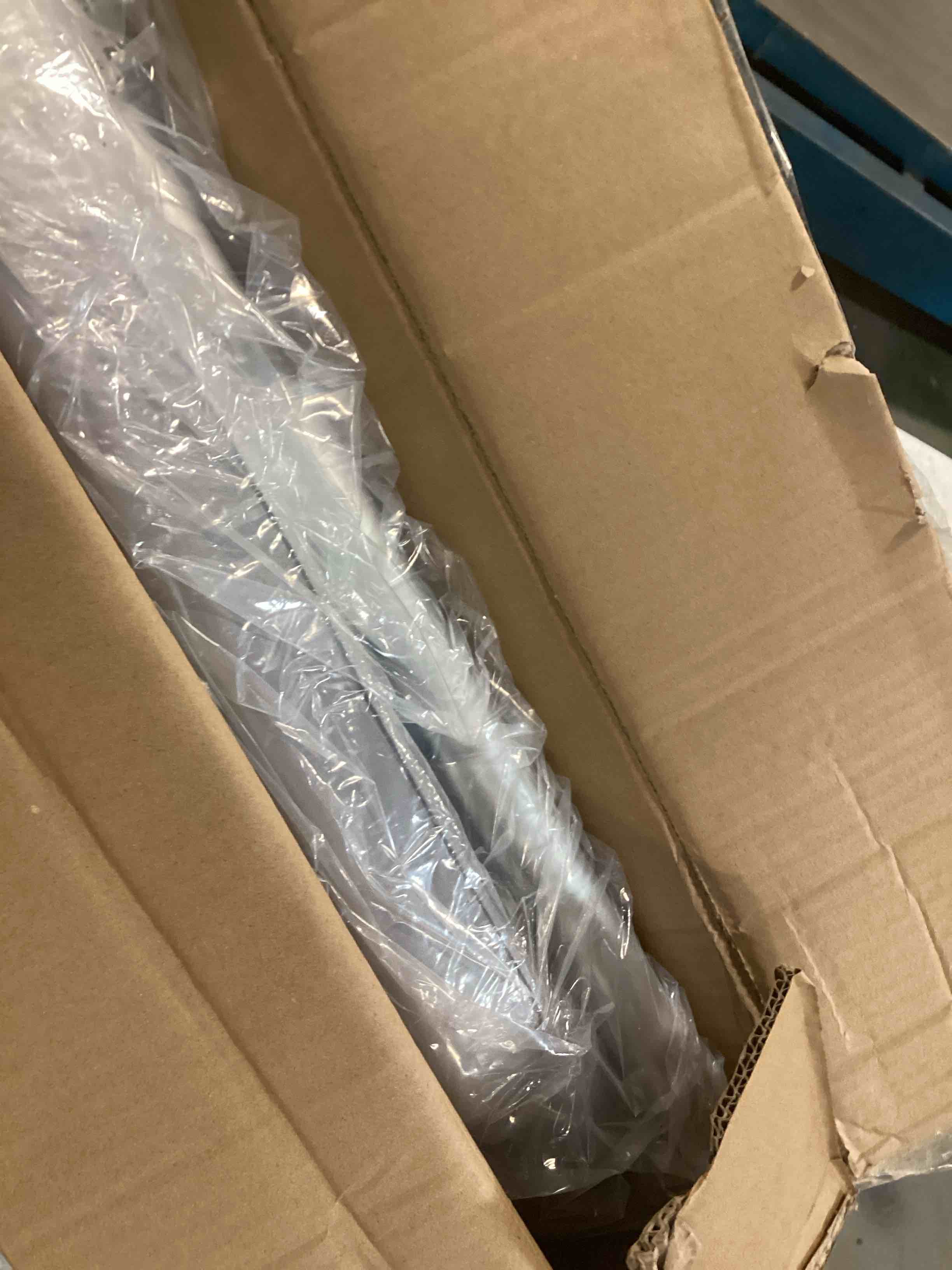 https://s3.amazonaws.com/lotting-images-prod/bidfta/TEA1306069_1740577660156.jpeg