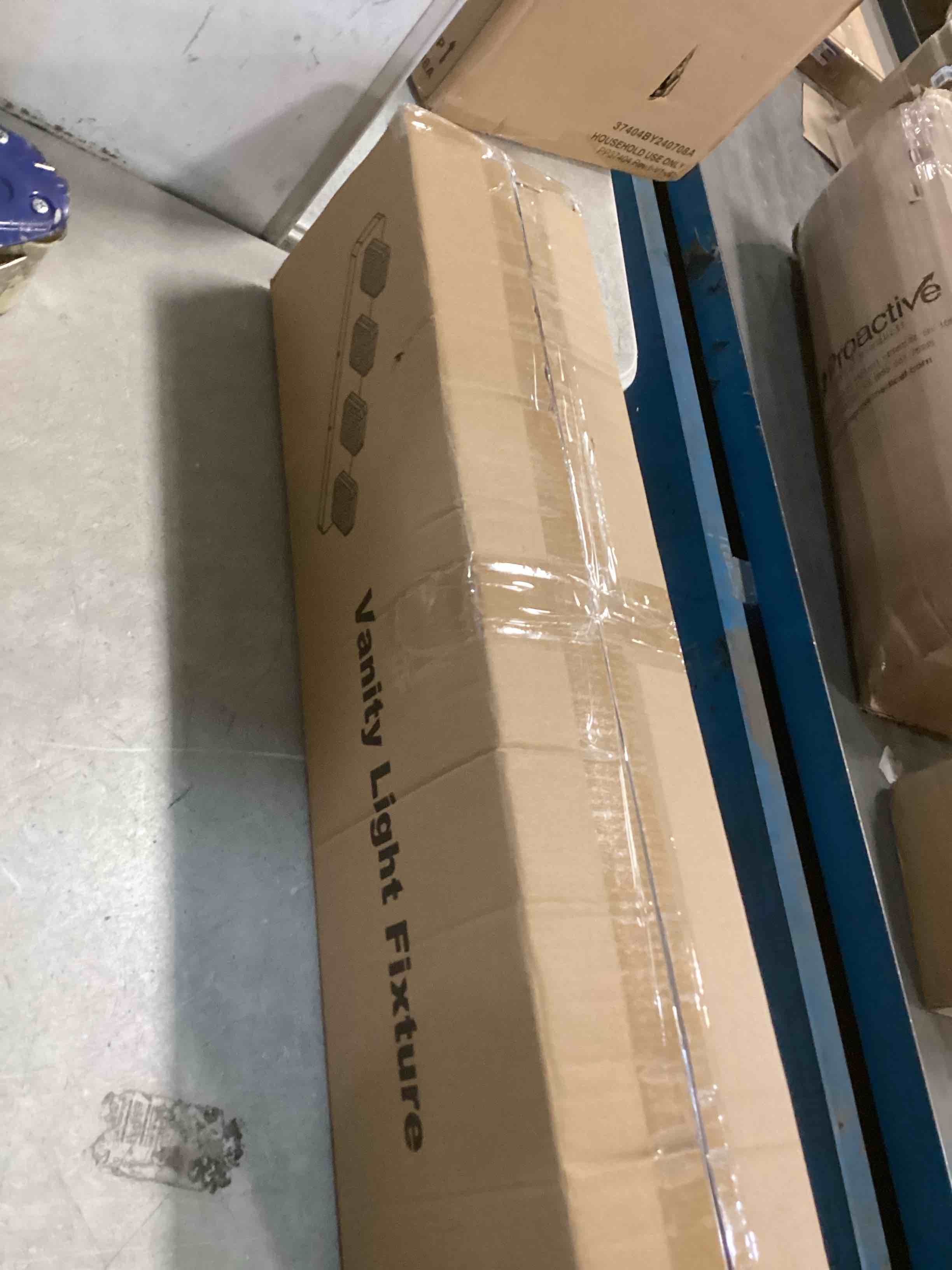 https://s3.amazonaws.com/lotting-images-prod/bidfta/TEA1307286_1741185767757.jpeg
