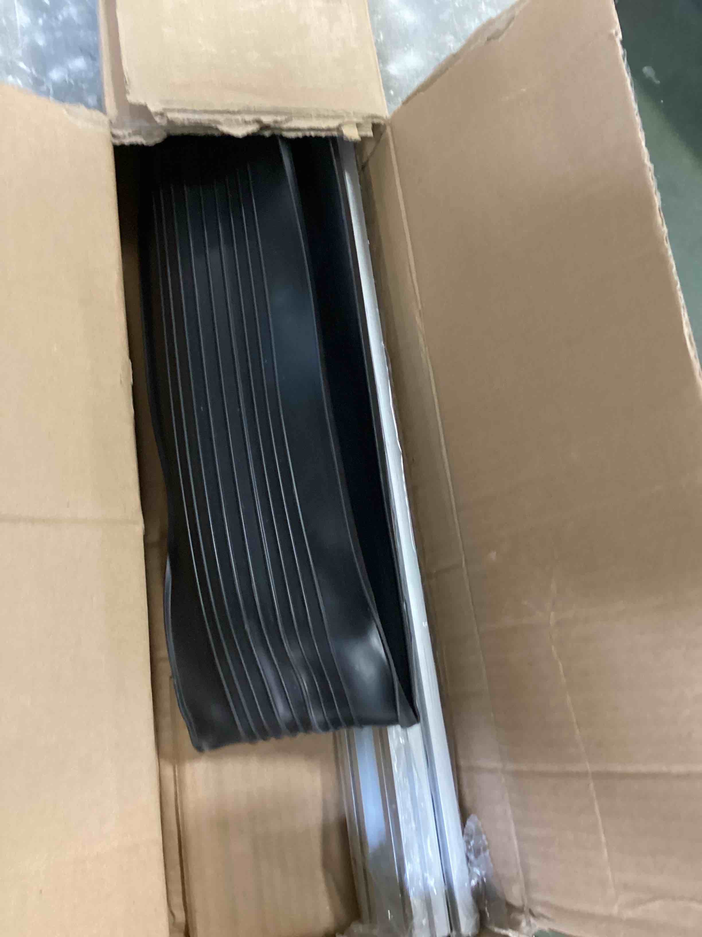 https://s3.amazonaws.com/lotting-images-prod/bidfta/TEA1308904_1741890629346.jpeg