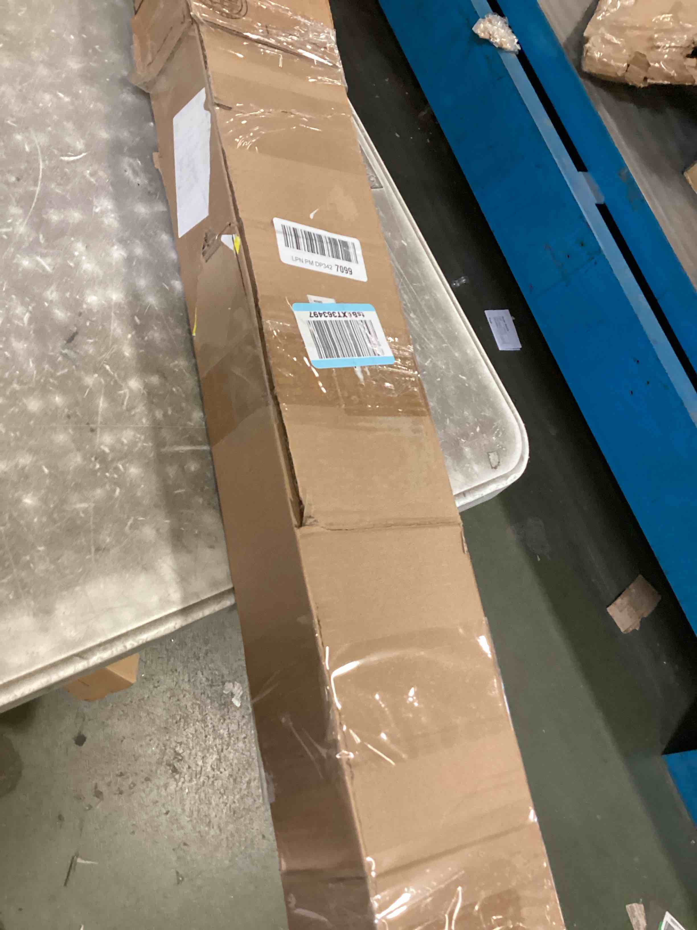 https://s3.amazonaws.com/lotting-images-prod/bidfta/TEA1308904_1741890656379.jpeg