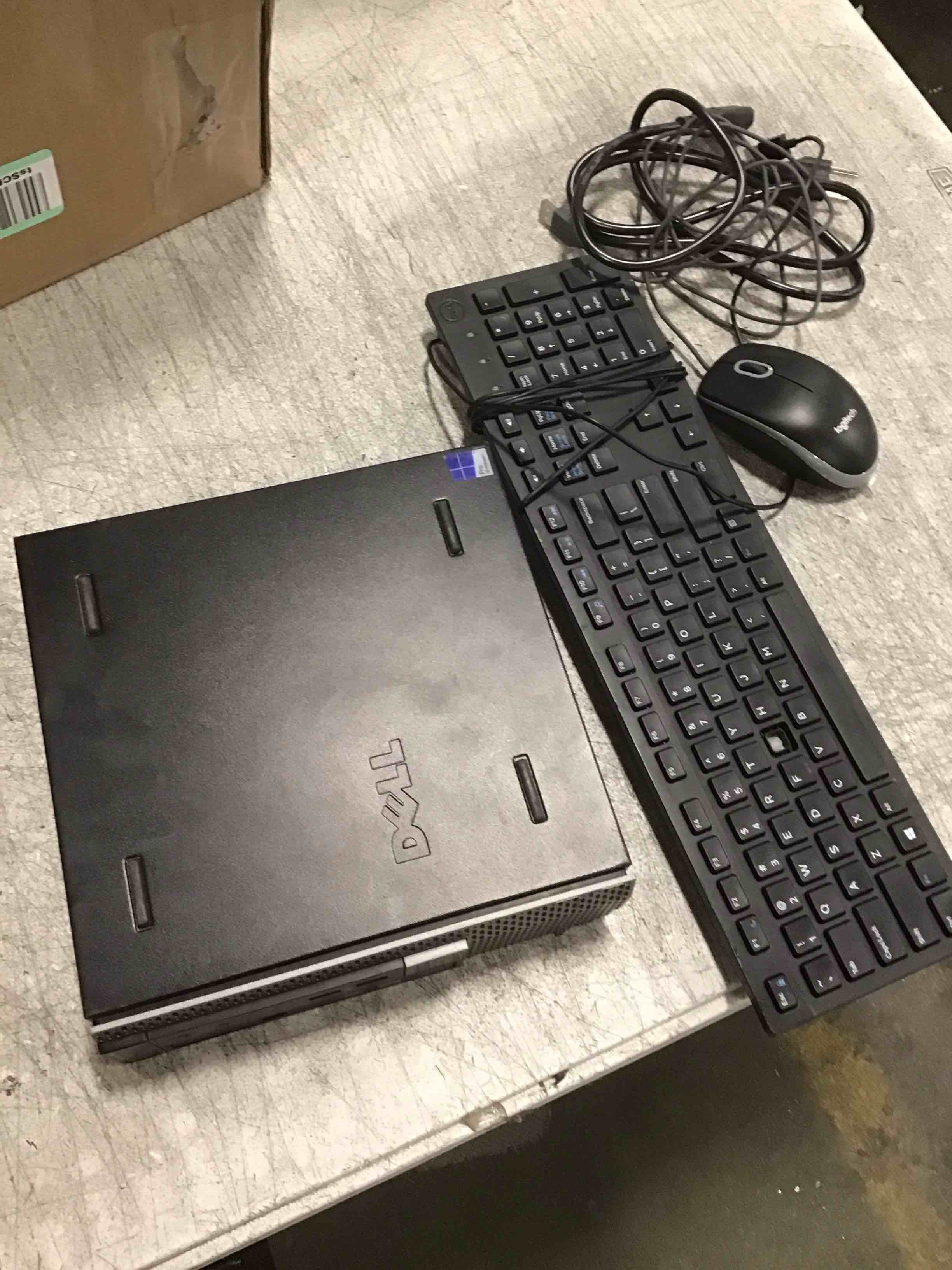 https://s3.amazonaws.com/lotting-images-prod/bidfta/TEA1309697_1740748108425.jpeg