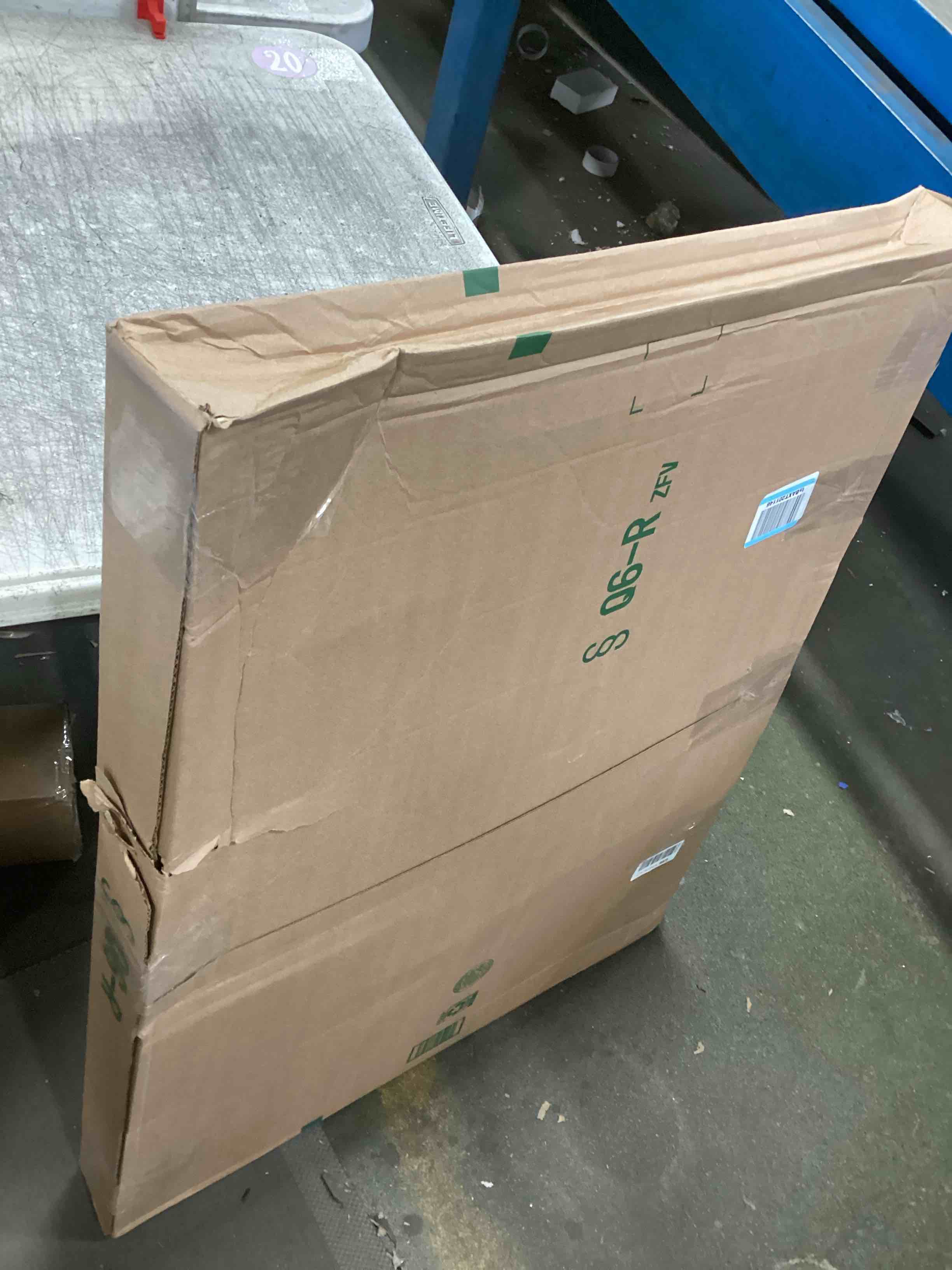 https://s3.amazonaws.com/lotting-images-prod/bidfta/TEA1309813_1740762102220.jpeg