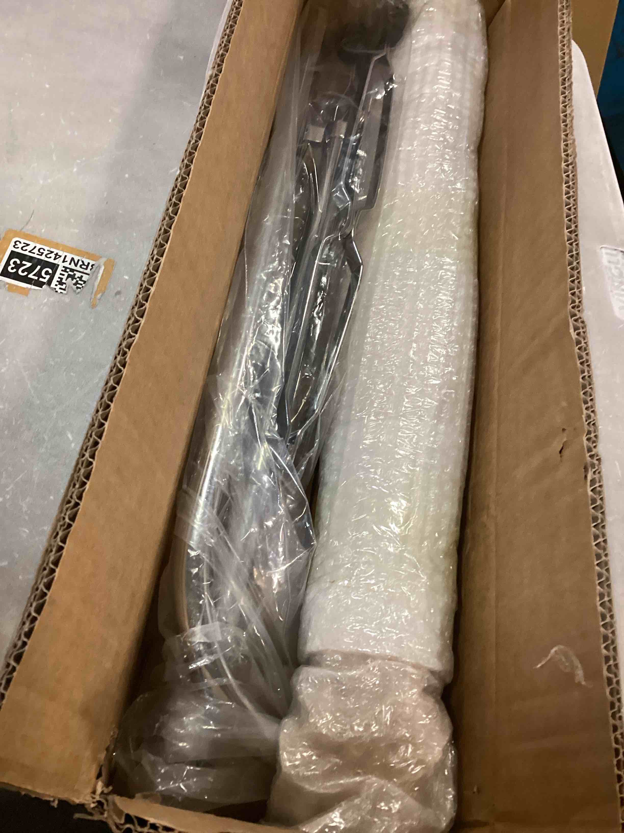 https://s3.amazonaws.com/lotting-images-prod/bidfta/TEA1310258_1741116735513.jpeg