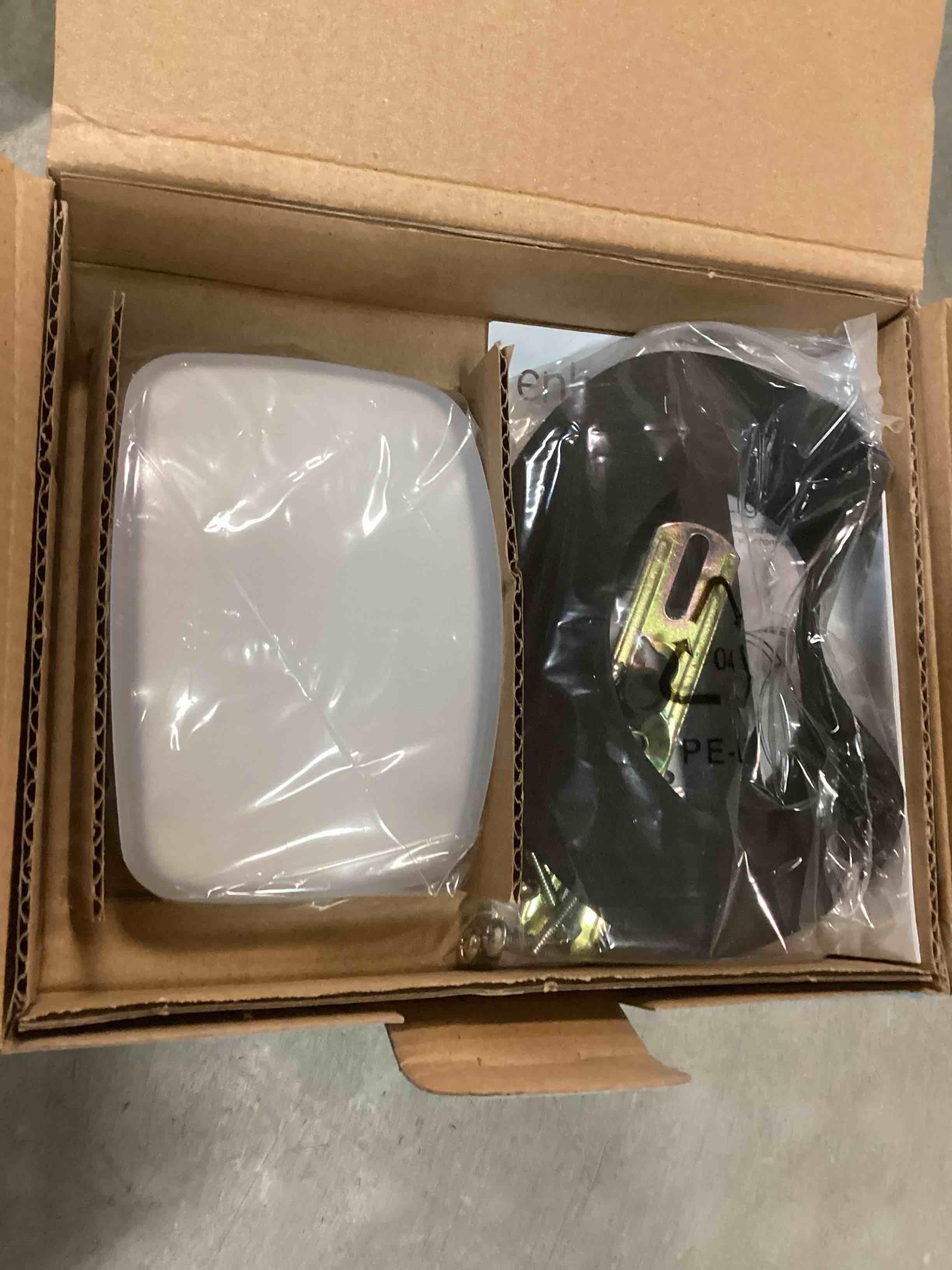 https://s3.amazonaws.com/lotting-images-prod/bidfta/TEA1310572_1741266192442.jpeg