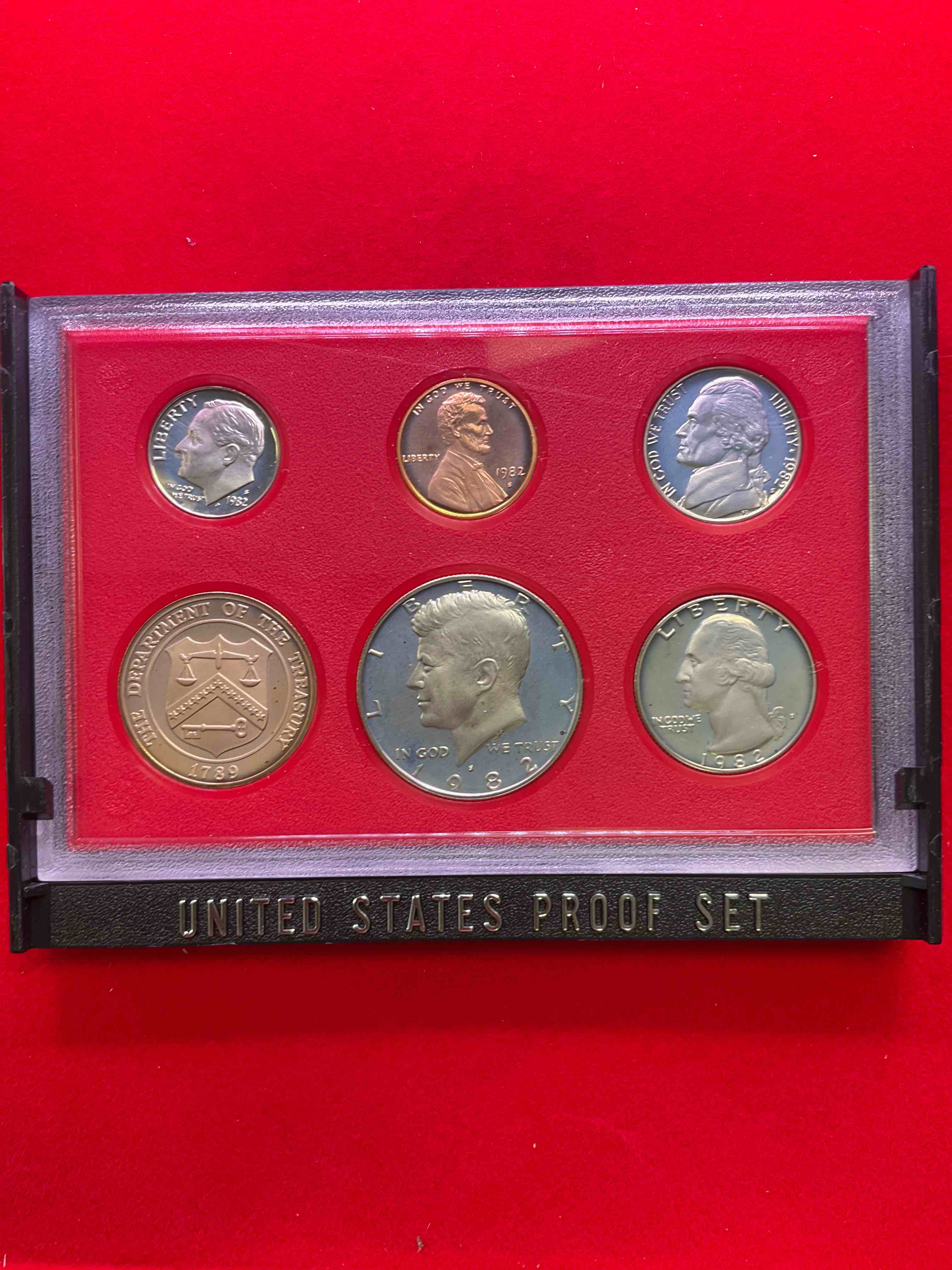 1982 Uncirculated U.S. Mint Set! This Gorgeous Mint Set Features Each U.S. Coin Minted in 1982 In Uncirculated Condition, Mounted In A Beautiful Display & Case Direct From The U.S. Mint! Own An Awesome Investment & Incredible Piece Of U.S. History! Also Makes For An Awesome Gift!