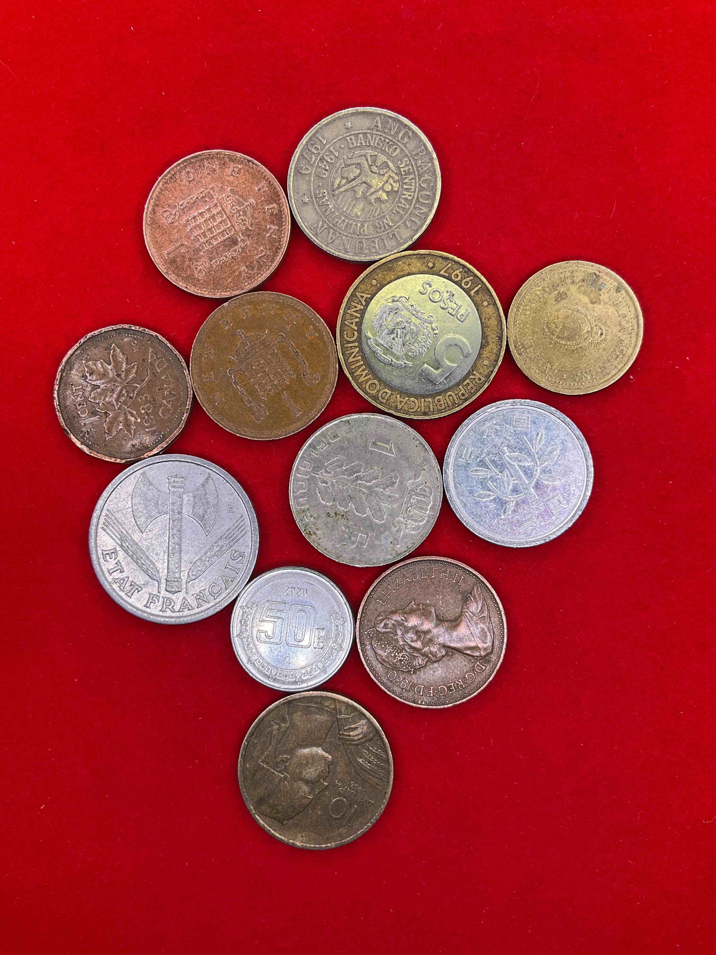 World Coins, Antique & Vintage! Many Different Years, Countries & Exotic Places. This Cool Collection Of Antique Coins From Around The World Is Loads Of Fun! Have Fun Identifying Each Coin & Country As A great Educational Tool! A Great Investment Too!