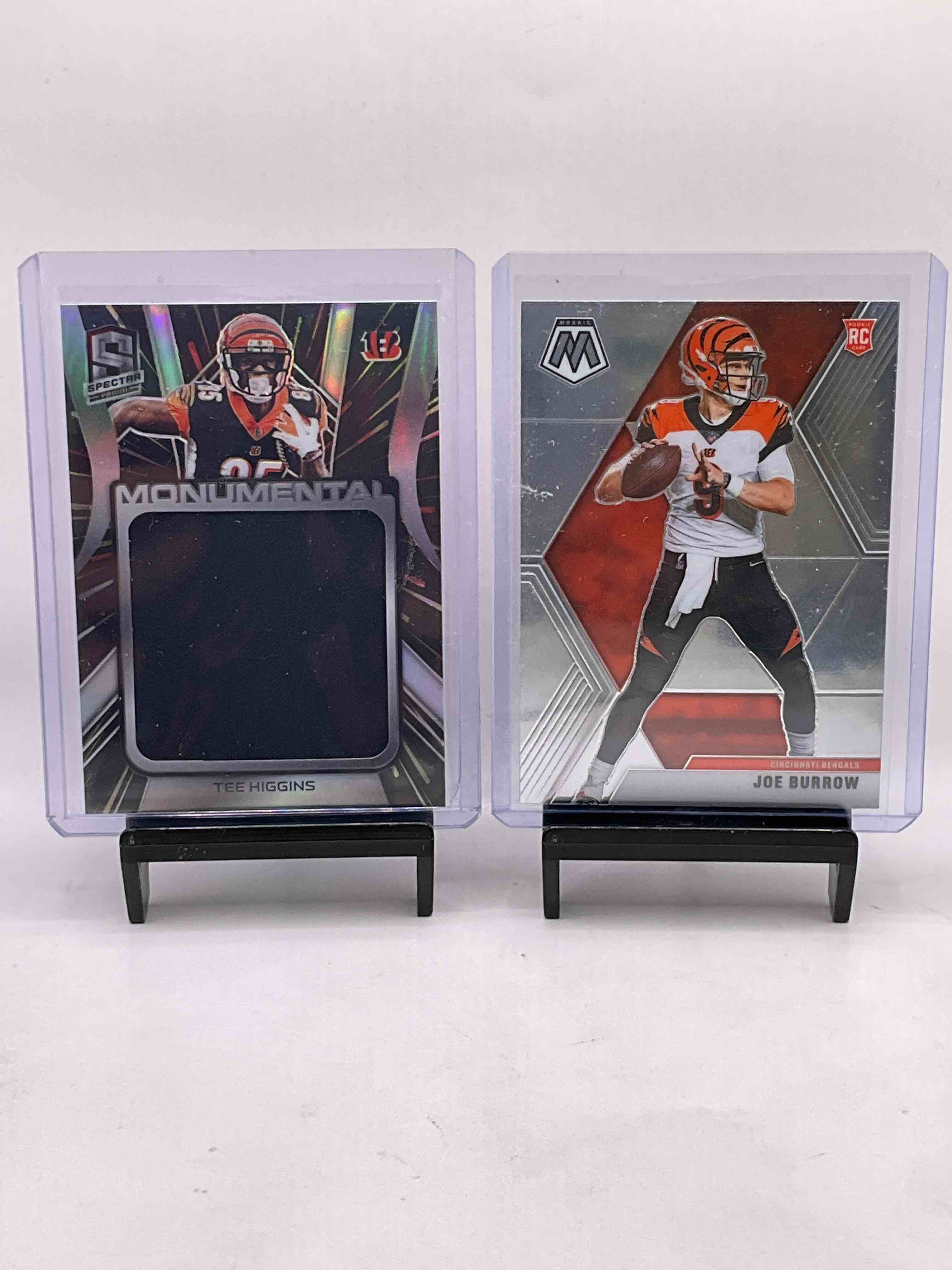 Tee Higgins, Joe Burrow & Ja’marr Chase Rookies! 39/75 Tee Higgins Spectra Jersey Rookie Card, Mosaic Base Burrow Rookie & Optic Gifted Rookies Rookie Card Ja’marr Chase, Along With Many Other Vintage & New Bengals! Tyler Boyd Purple Prizm /35 & More!
