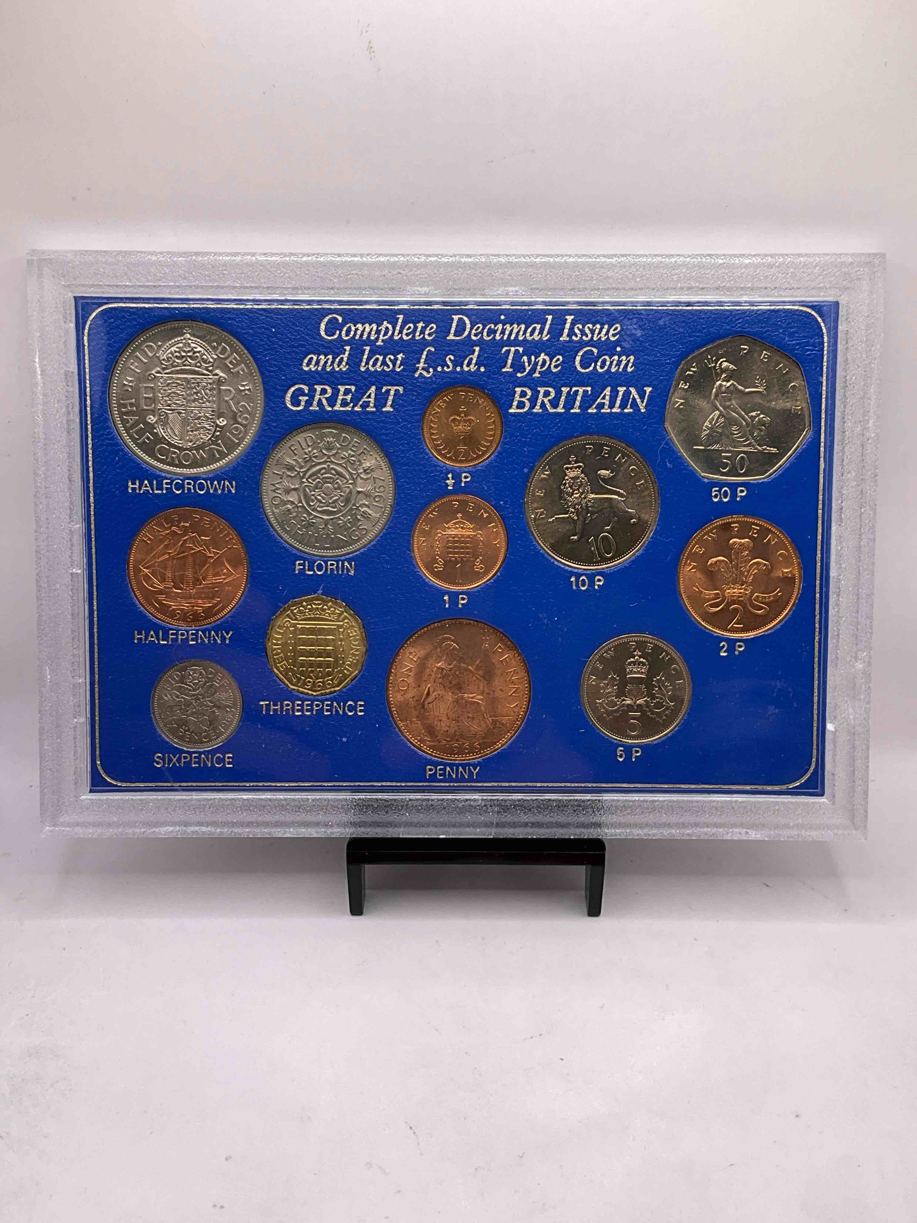 Great Britain Coin Set Featuring Elizabeth II! Complete Decimal Issue & Last L.S.D. Type Coin Set For Great Britain, In Attractive Display Case! A Great Gift & Piece Of History!